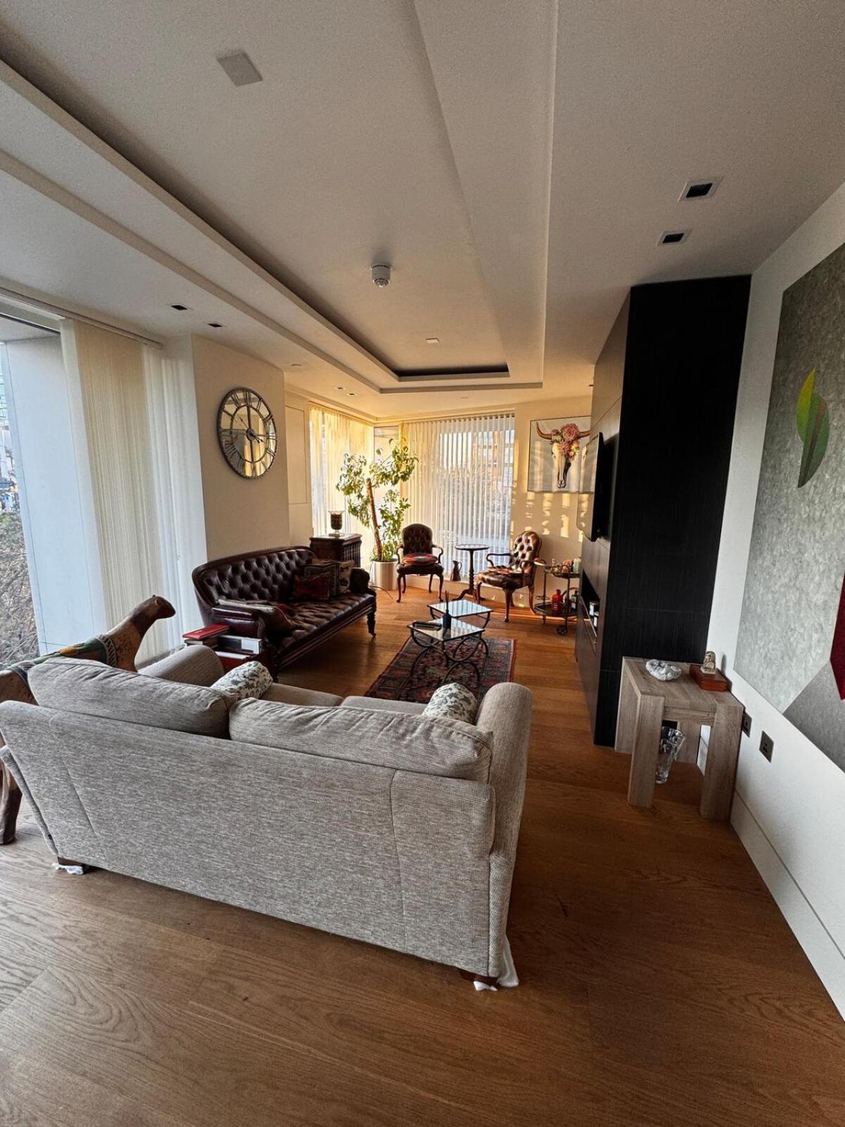 Modern 1 Bedroom Luxury Apartment *