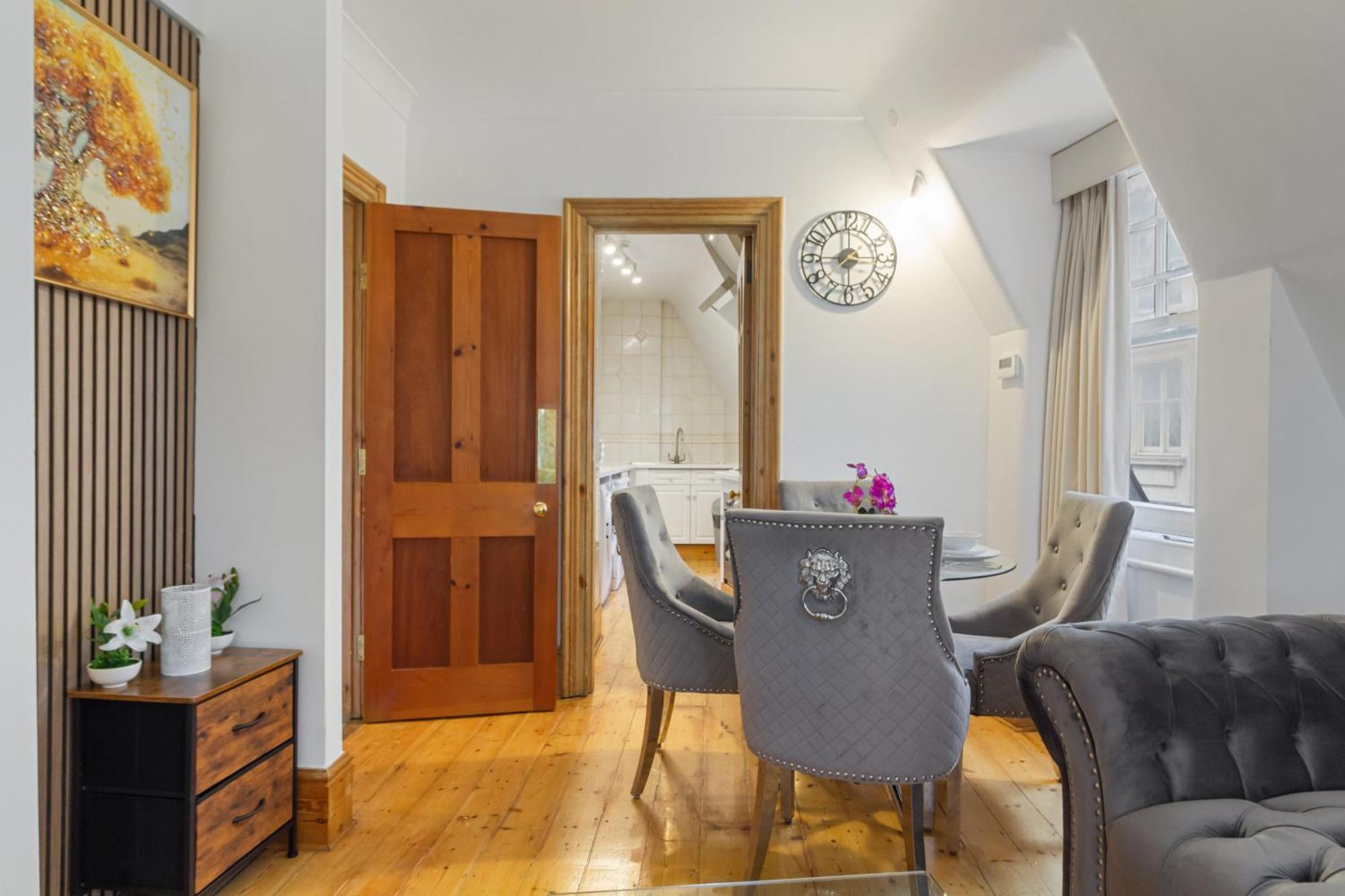 Apartamento Elegant 3-bedroom In The Heart Of Piccadilly Circus No Lift- 4gl