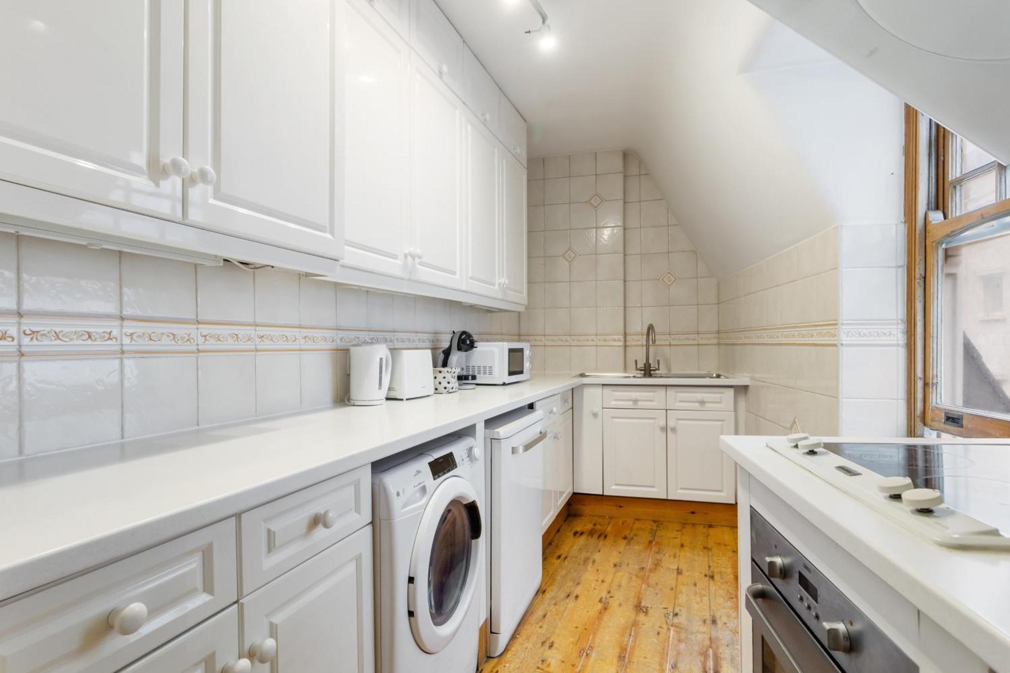 Elegant 3-bedroom In The Heart Of Piccadilly Circus No Lift- 4gl Apartamento Londres