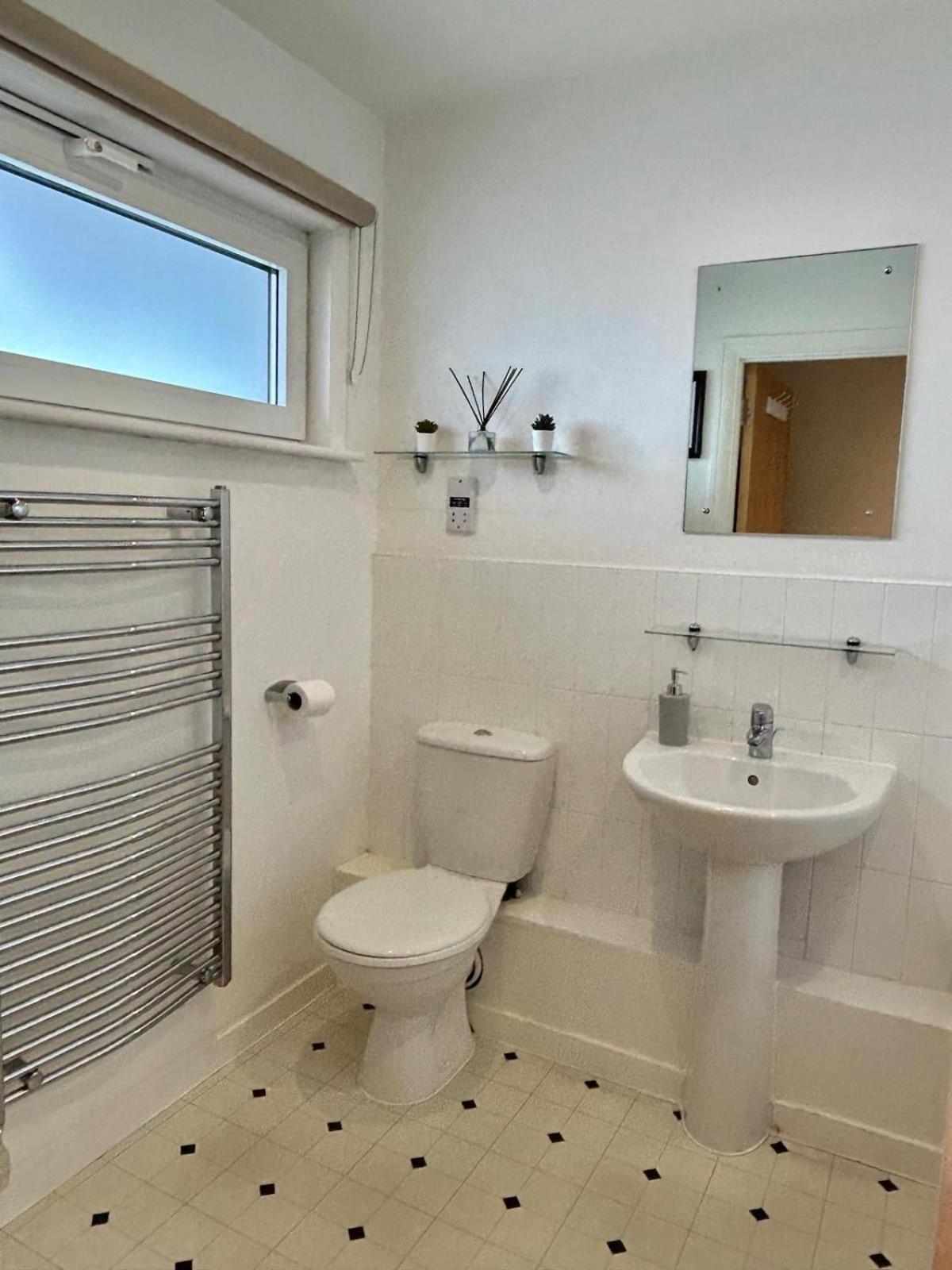 Cozy Flat By Nine Elms Station - Zone 1 - * London