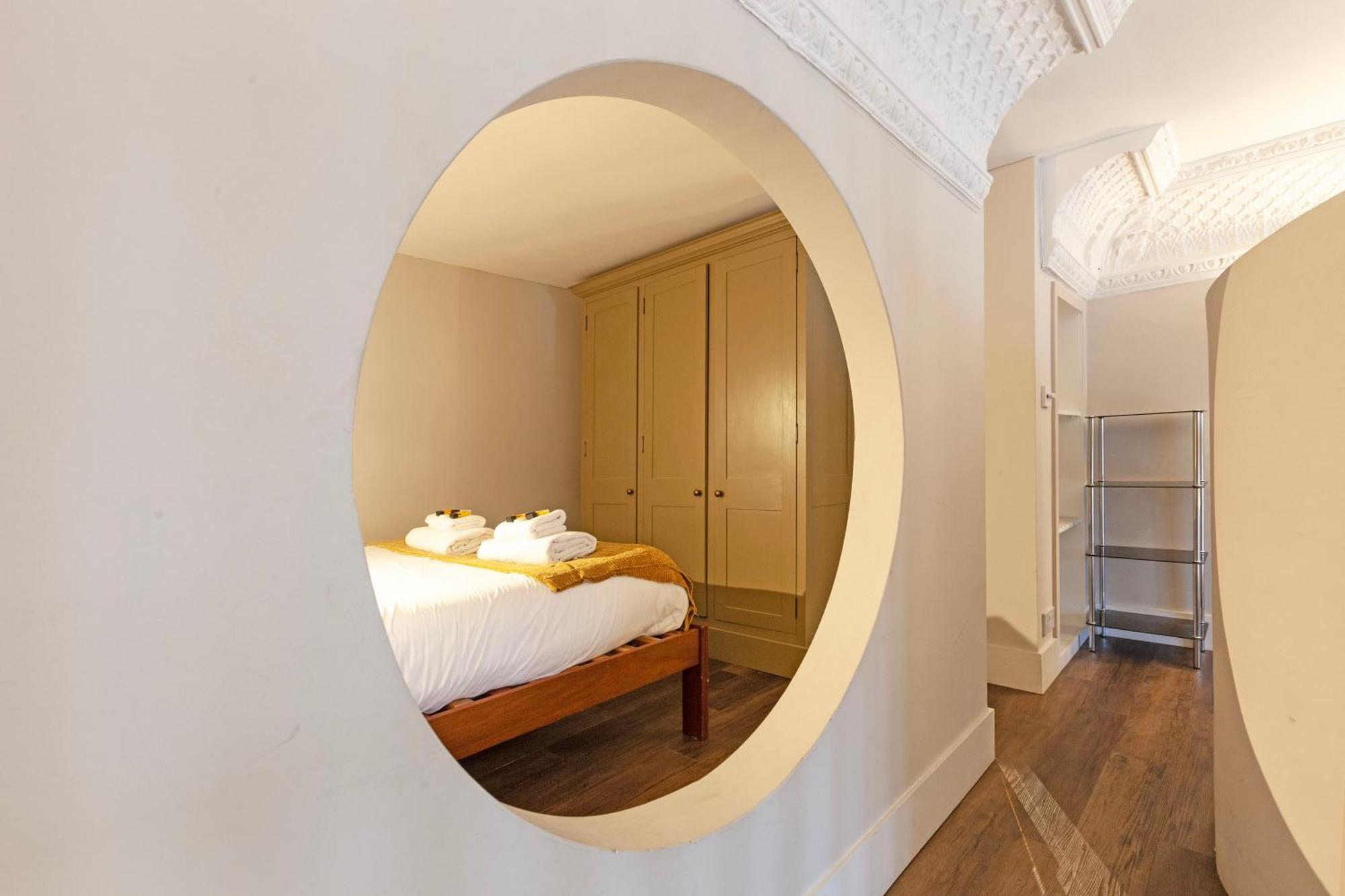 Luxury One Bedroom Mezzanine In Paddington London