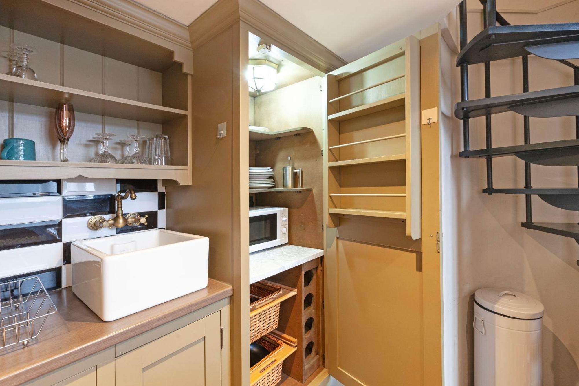 Luxury One Bedroom Mezzanine In Paddington London