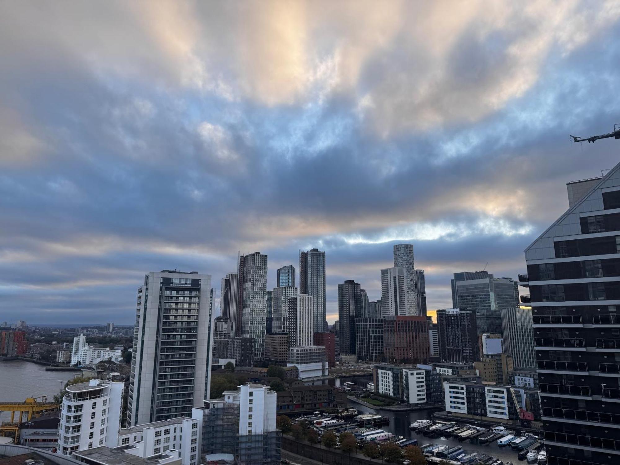 Apartment Scenic View 1-bed Near Downtown With Free Wifi