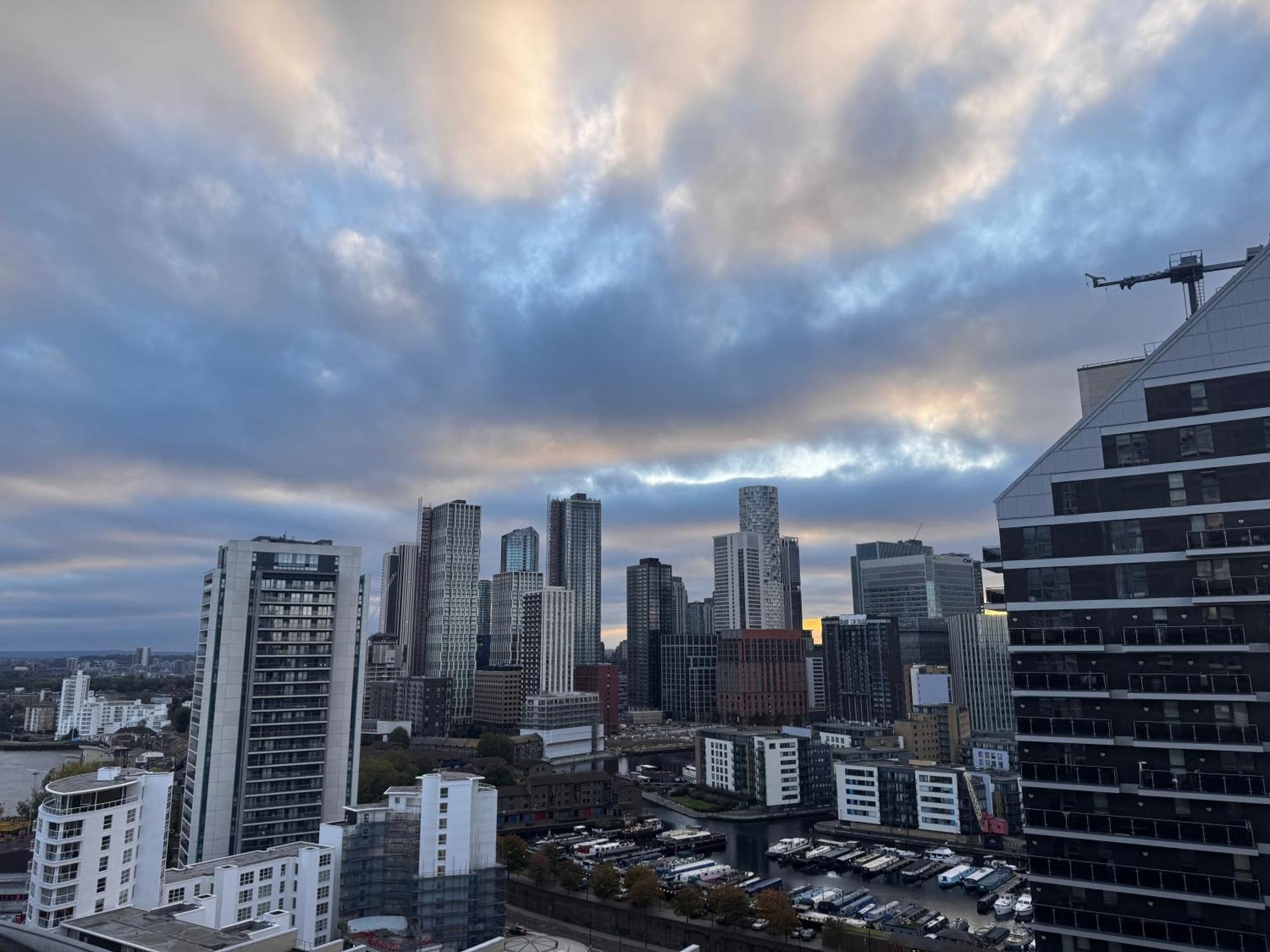 Scenic View 1-bed Near Downtown With Free Wifi Apartment *