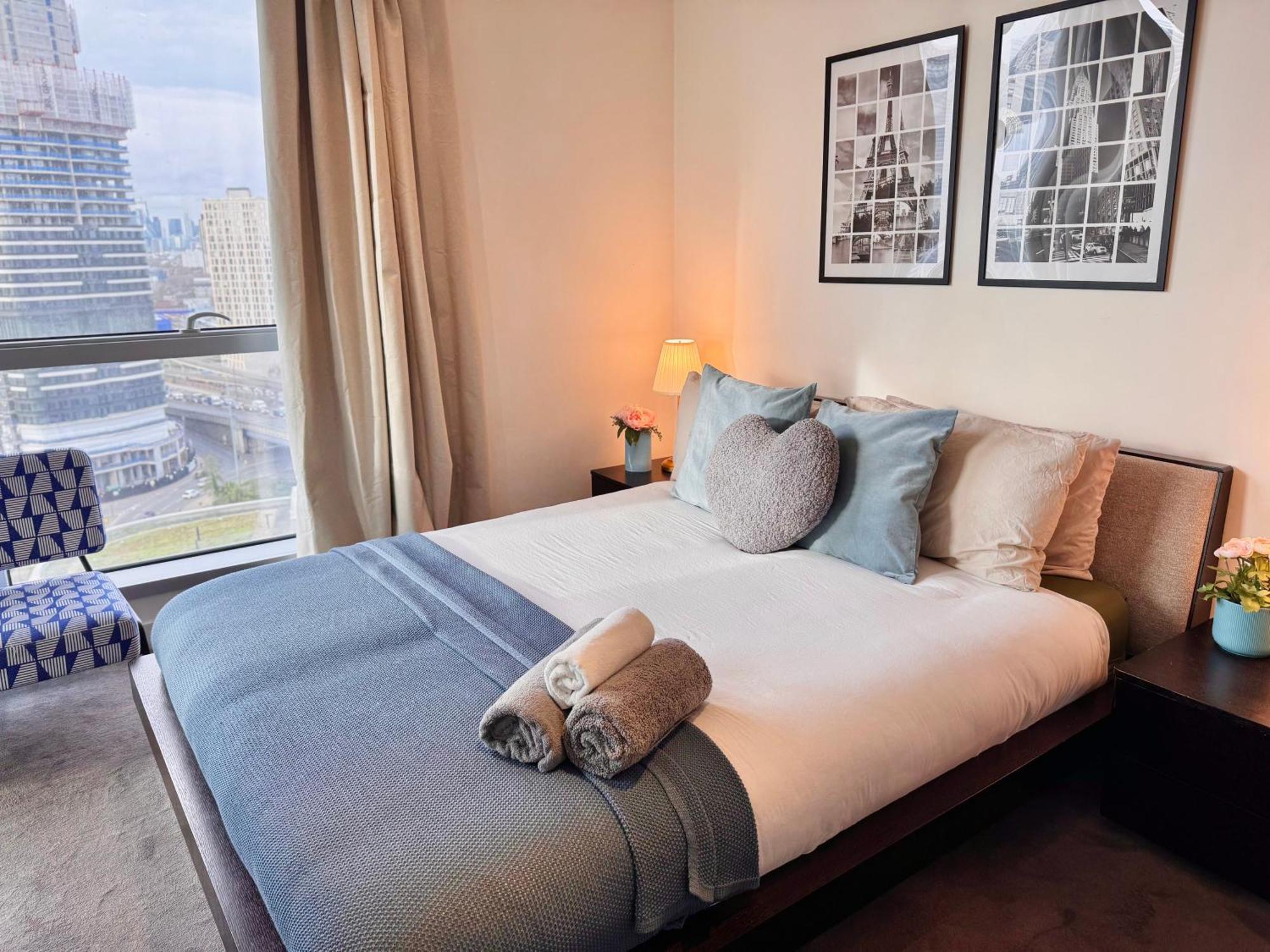 Scenic View 1-bed Near Downtown With Free Wifi * London