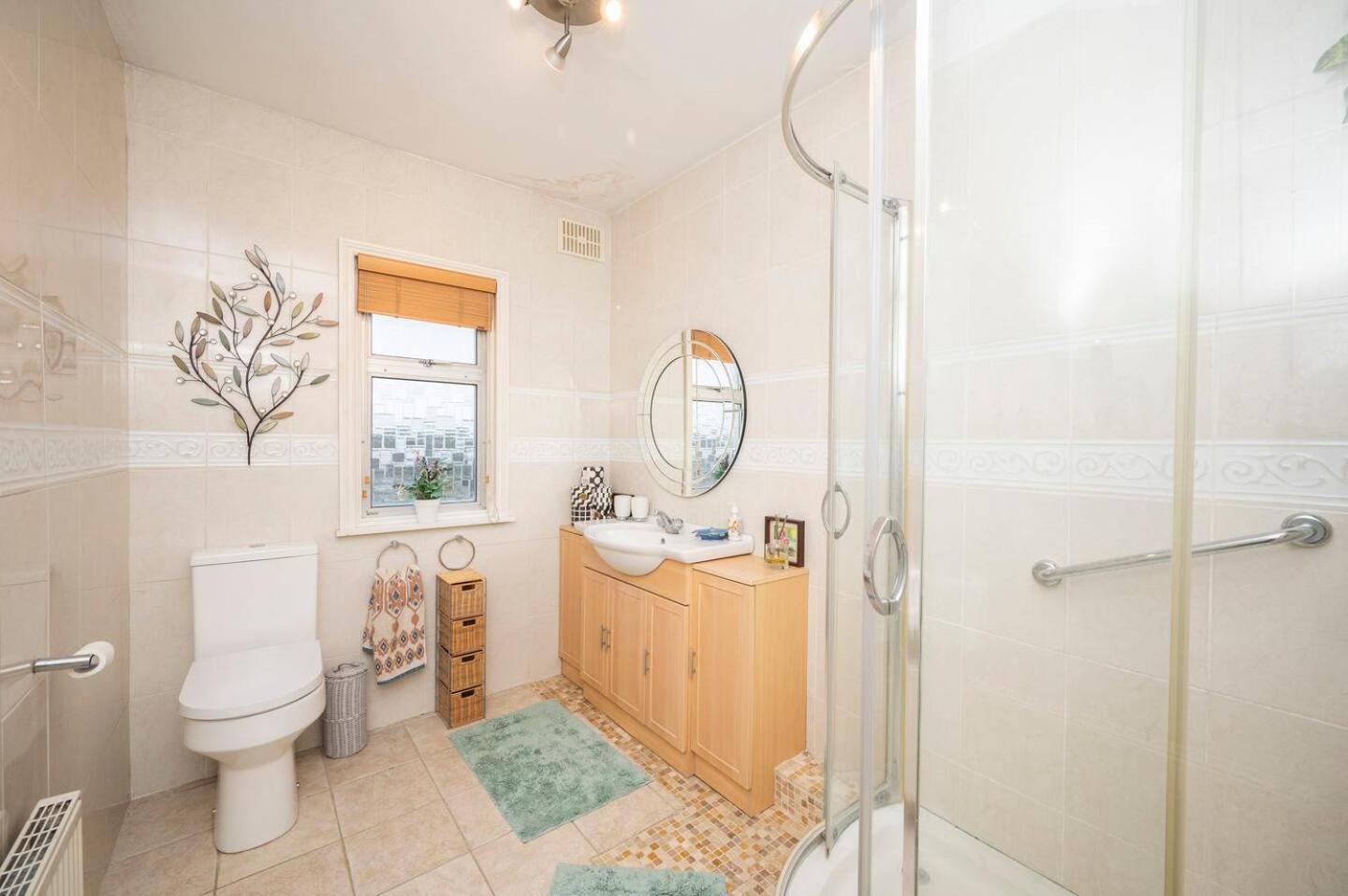 Spacious 3bedroom House Near Crystal Palace Pass The Keys Holiday home *
