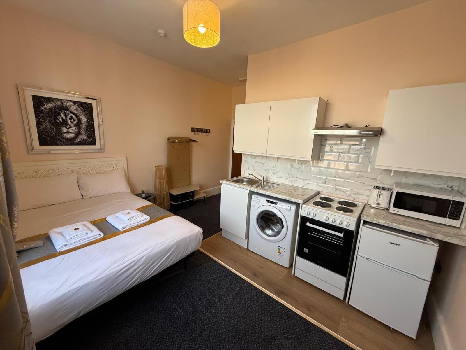 Hotel United London