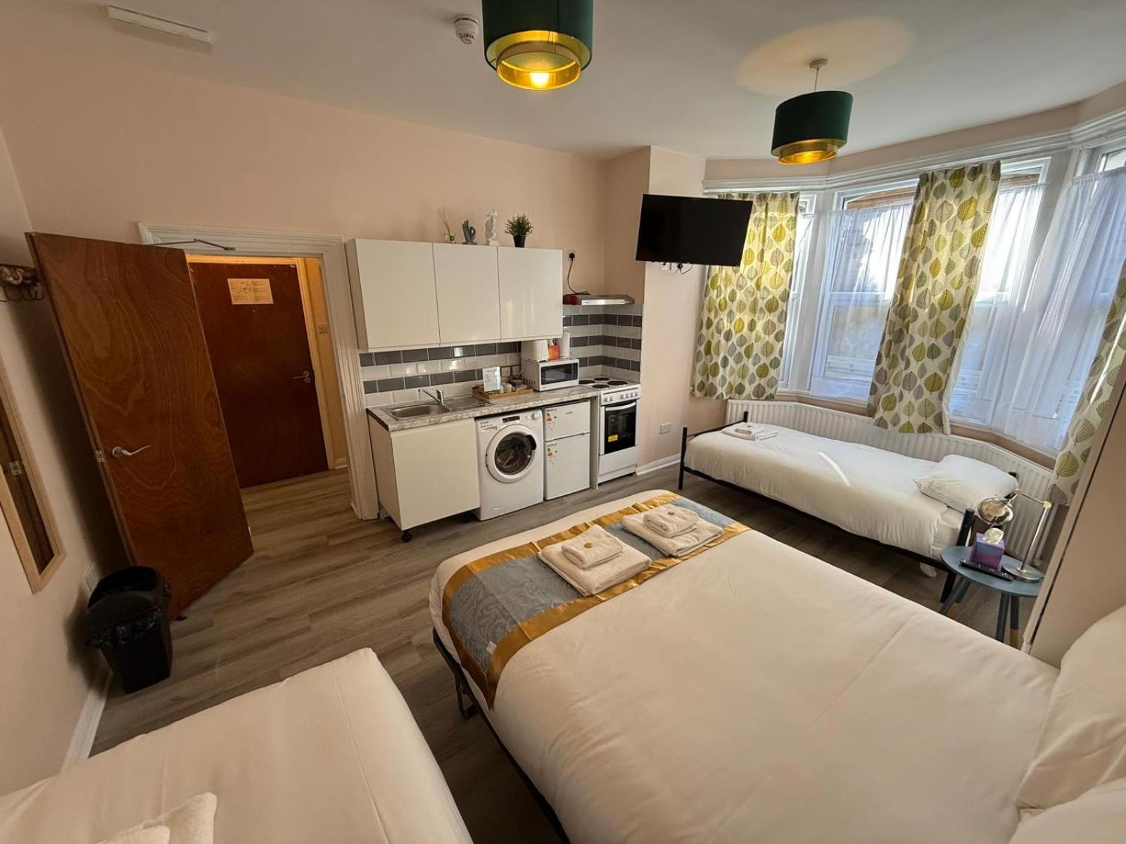 Hotel United London