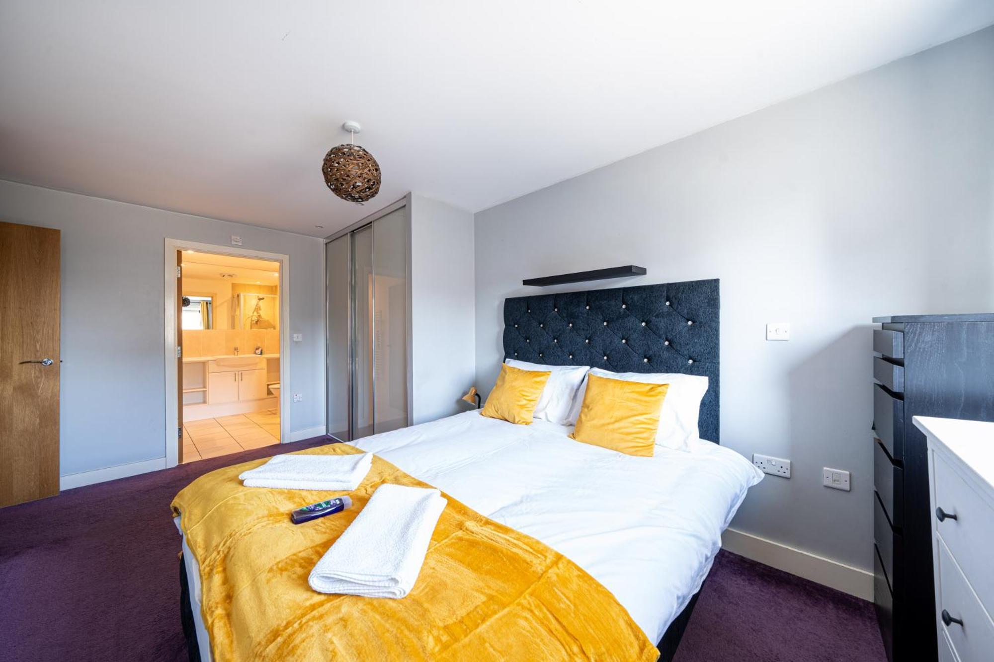 Chic Lakeside W Free Parking Near Excel