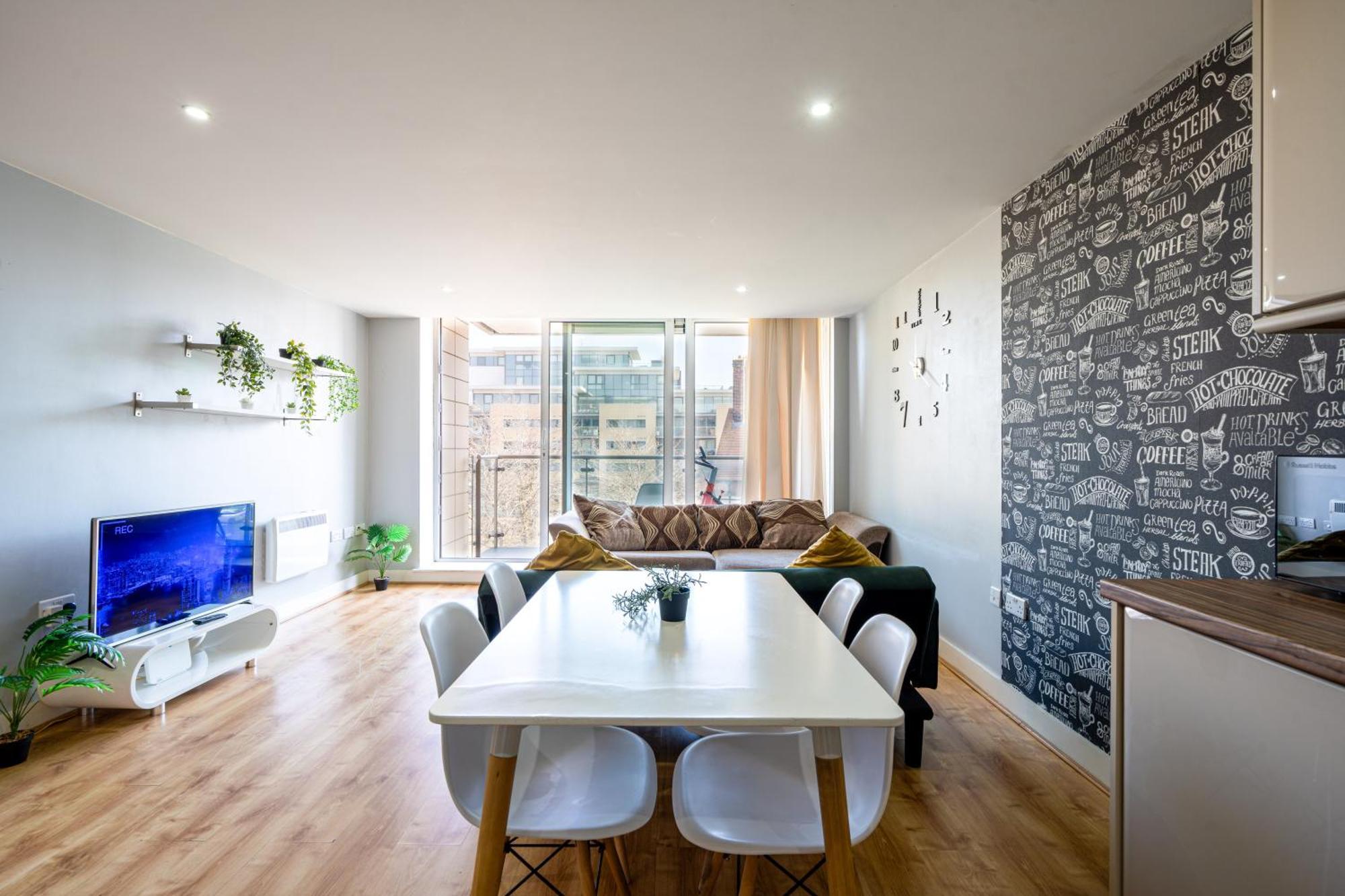 Chic Lakeside W Free Parking Near Excel *