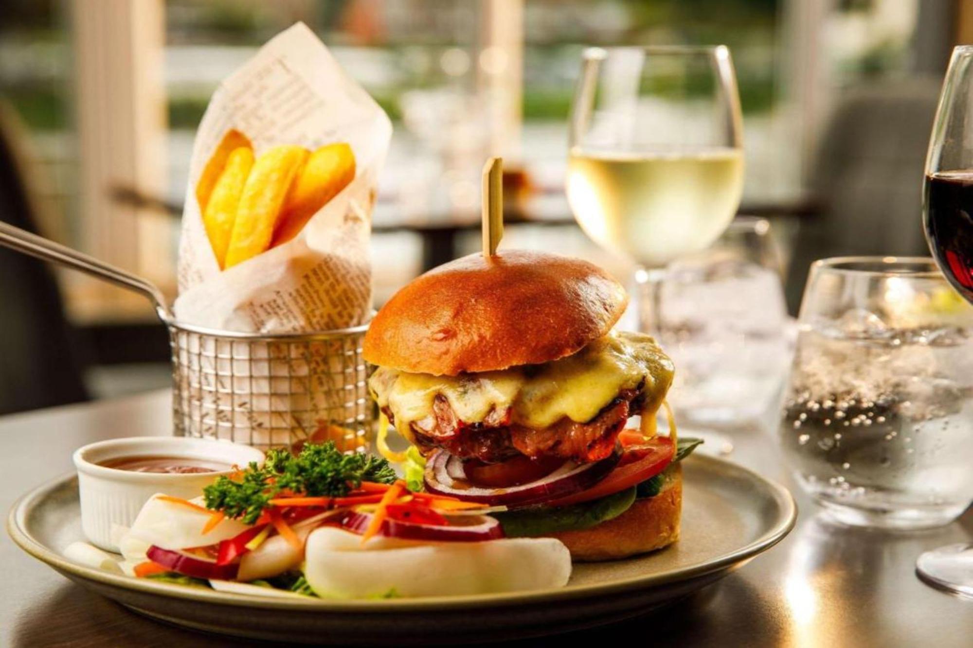 Mercure London Staines-Upon-Thames Hotel