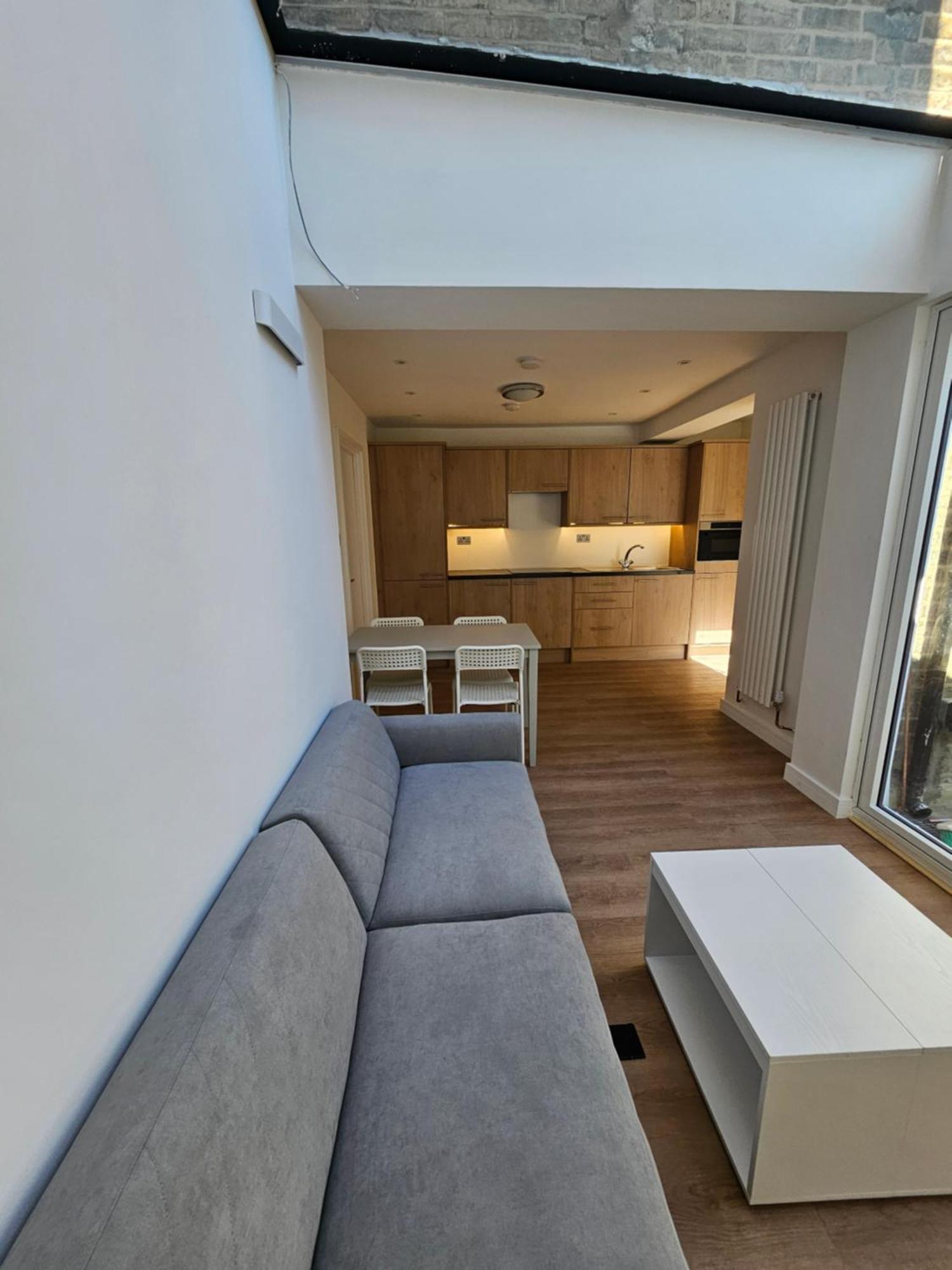 Starnest Shepherd's Bush Apartment London