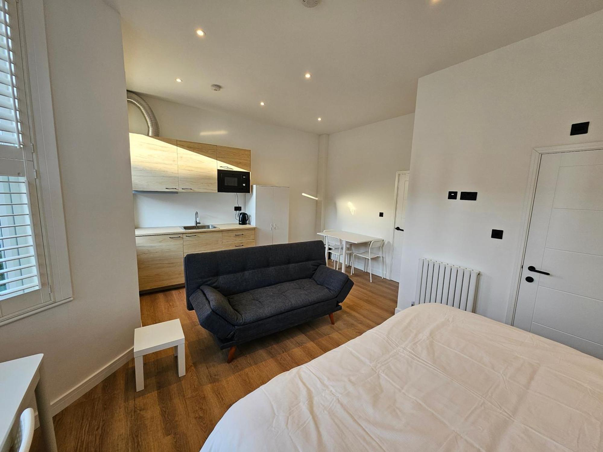 Starnest Shepherd's Bush * London