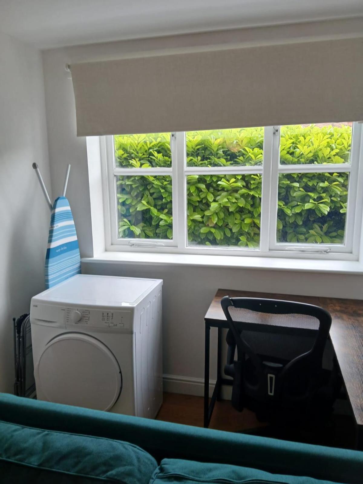 Apartment Freshair Breathe Gathering Partying Are Not Allowed Pls London