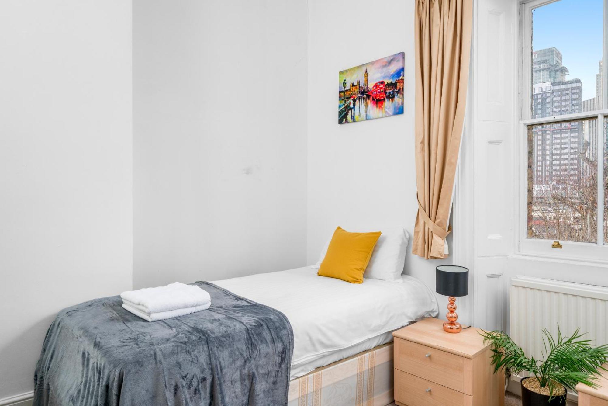 Comfort And Space In Canary Wharf With Easy Access To Excel, O2 Arena And Airport Apartment *