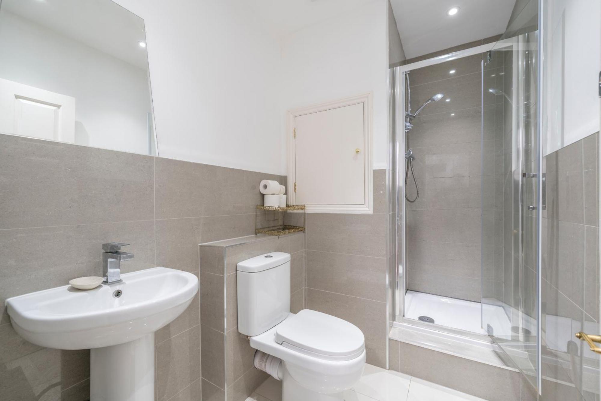 Comfort And Space In Canary Wharf With Easy Access To Excel, O2 Arena And Airport Apartment London