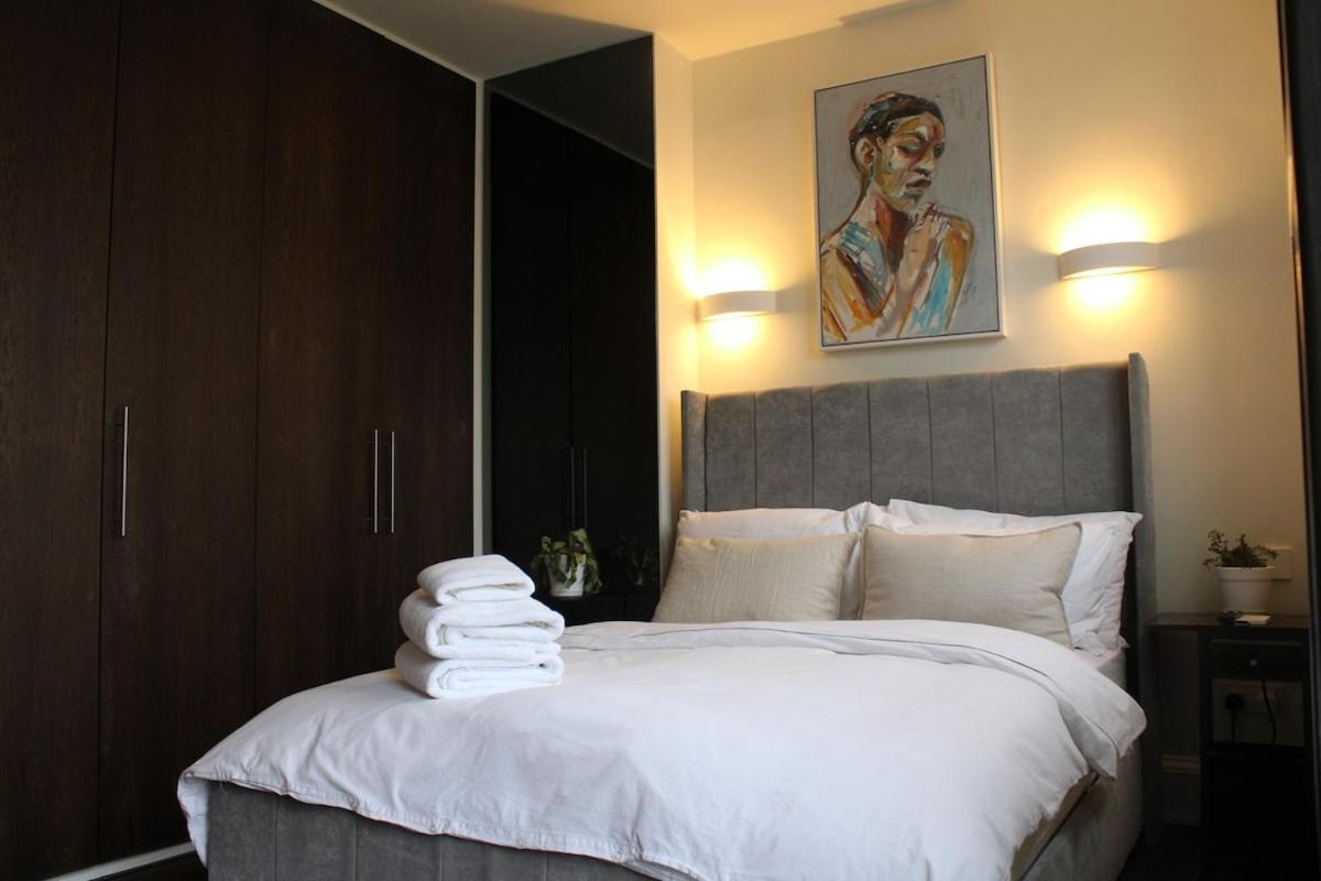 Apartment Penthouse With Garden In Chealsea London
