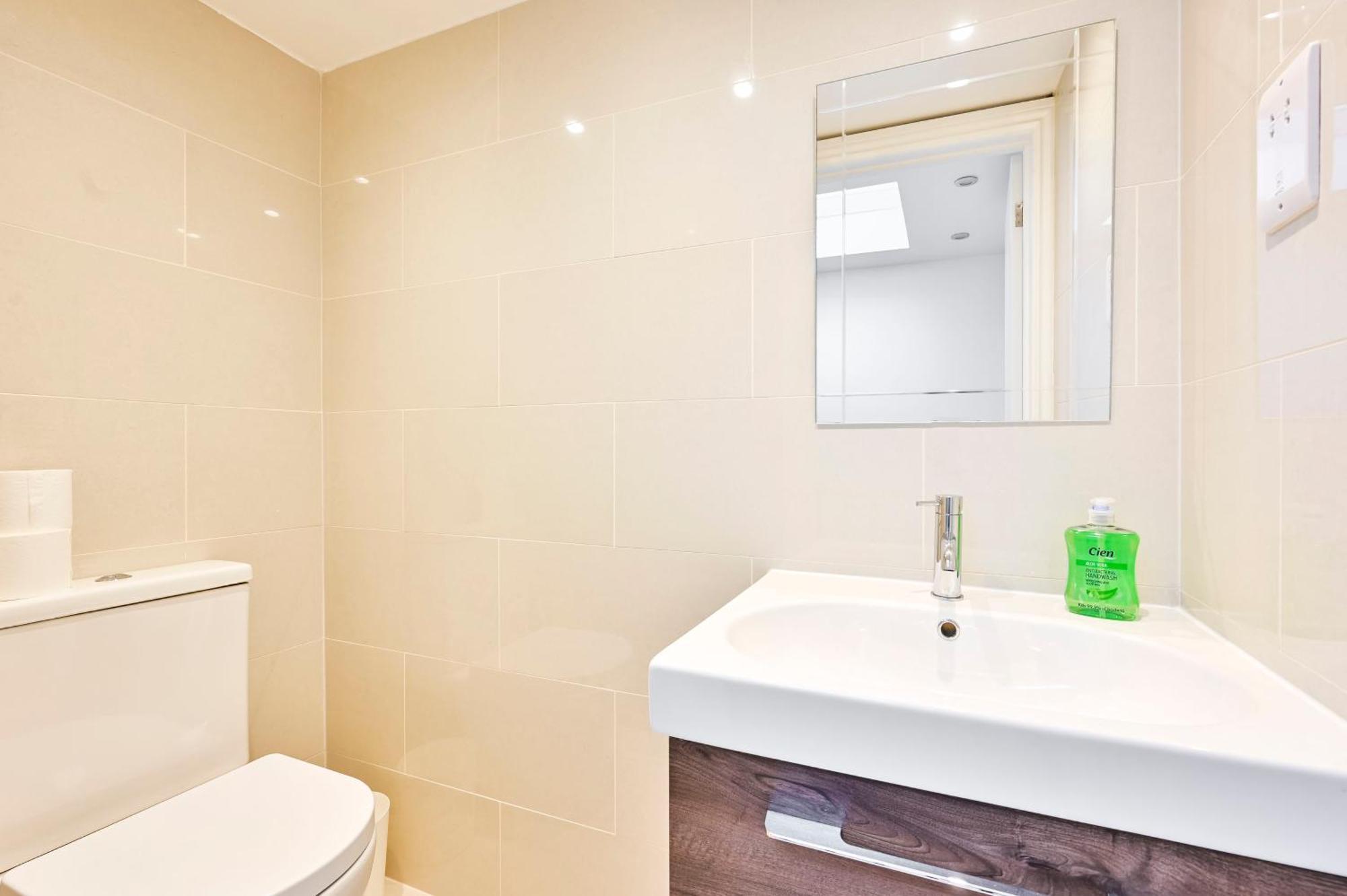 Lovely 4 Bedrooms Entire House In Hammersmith *