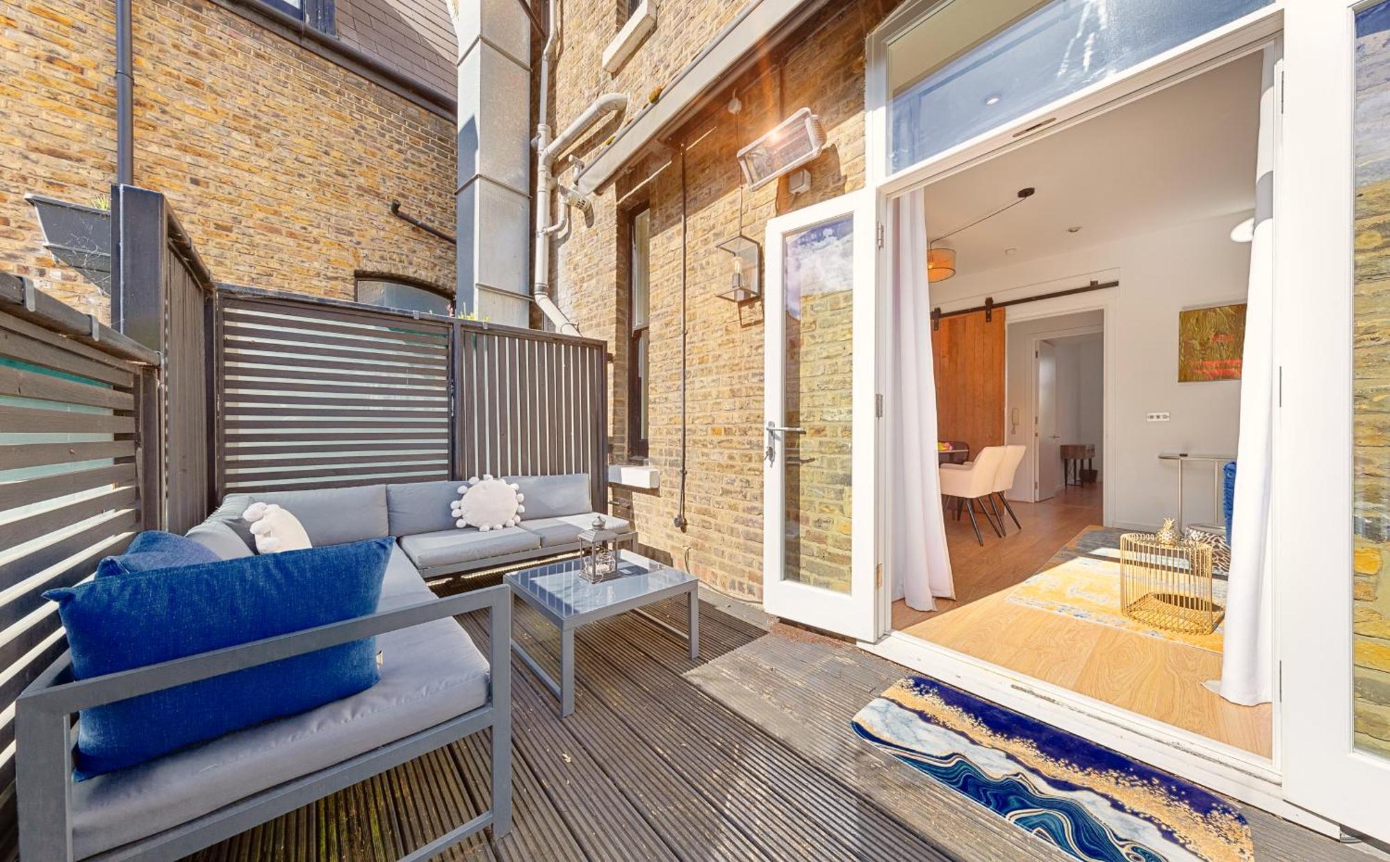 Designer Victorian Flat With Huge Terrace * Londres