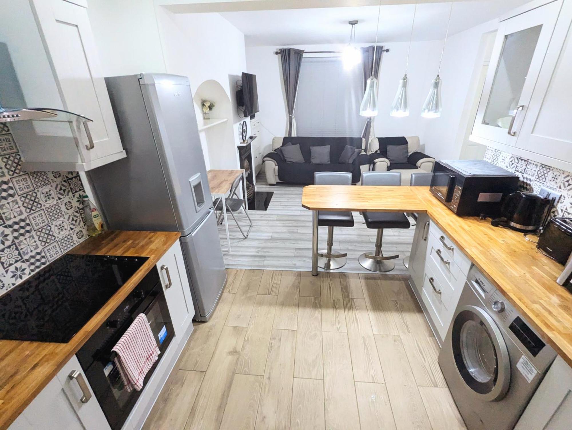 Bromley Serviced - Beckenham Place Park - - 2 Bed House - Free Parking - 2 Beds 1 Sofabed * London