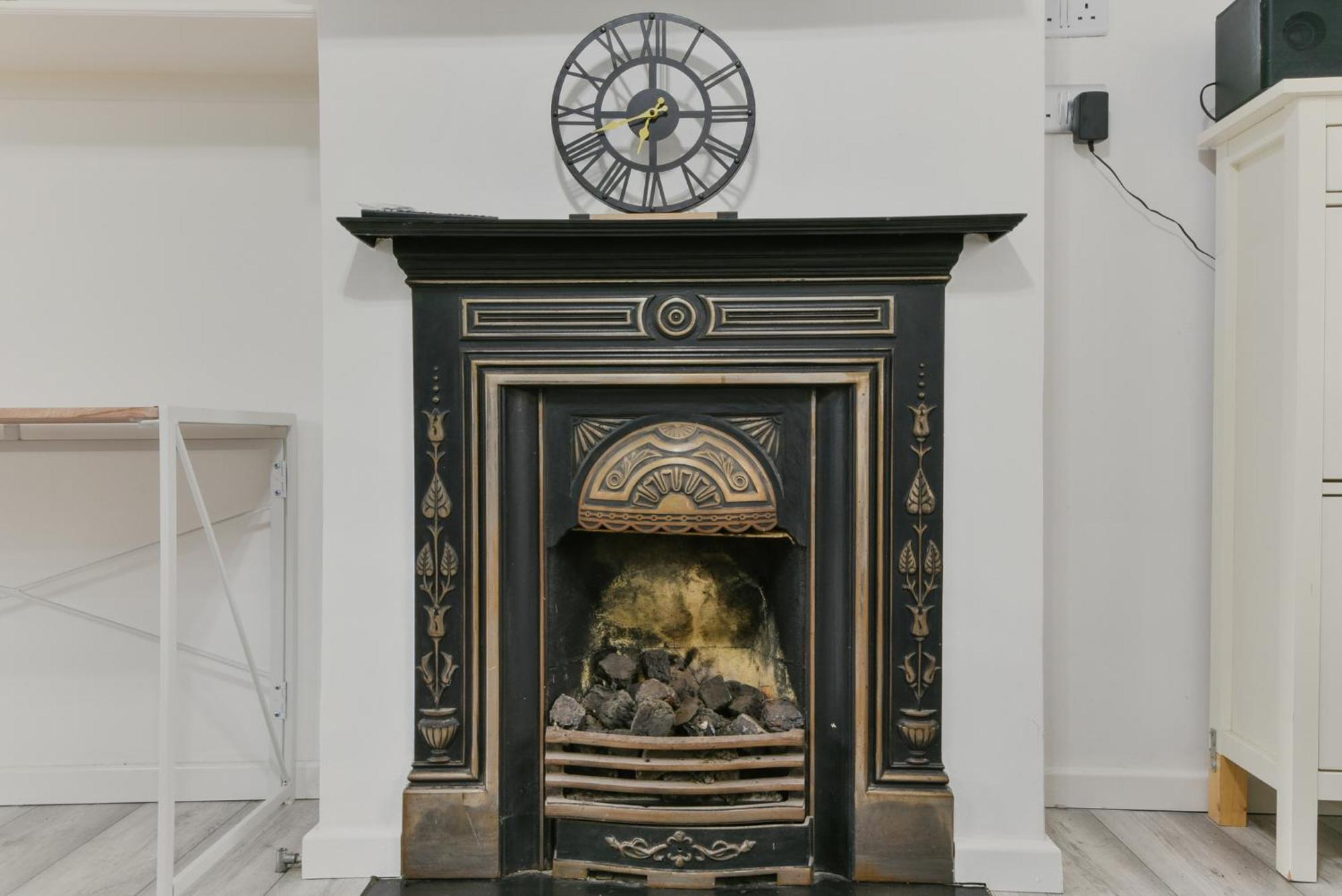 Bromley Serviced - Beckenham Place Park - - 2 Bed House - Free Parking - 2 Beds 1 Sofabed Apartment