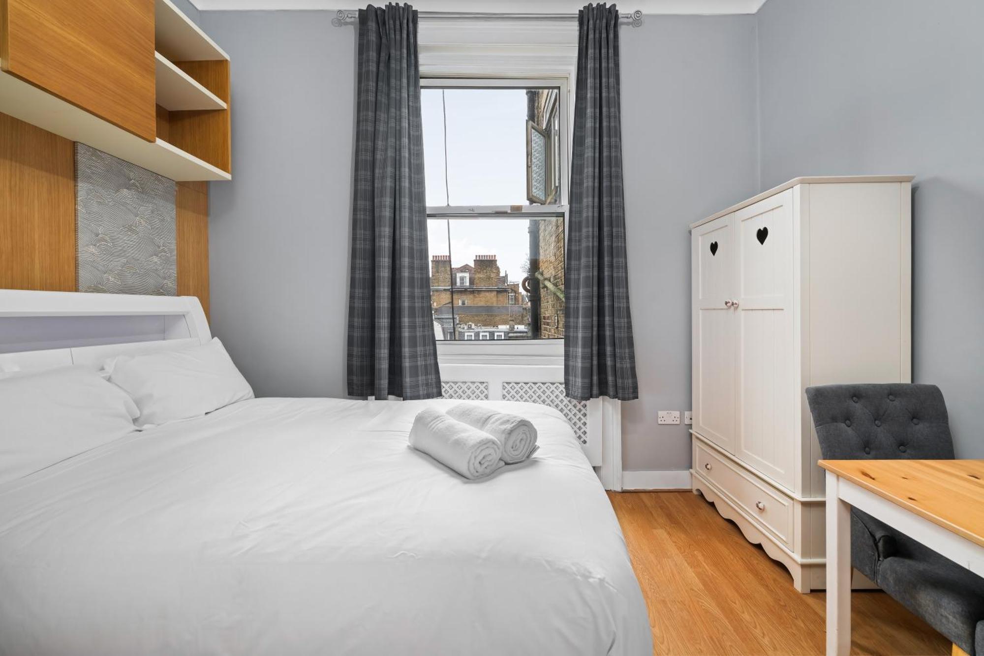 Kensington Modern Apartment *