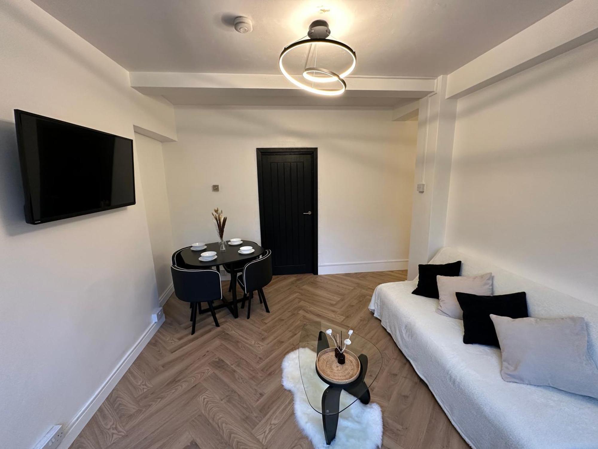 2 Bedroom Flat By Bridge & The Shard London