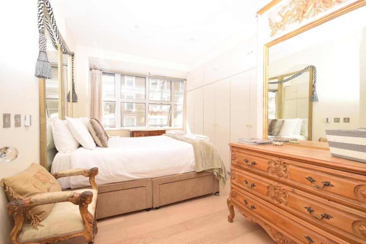 Apartment Stylish One Bedroom Oasis, Kensington *
