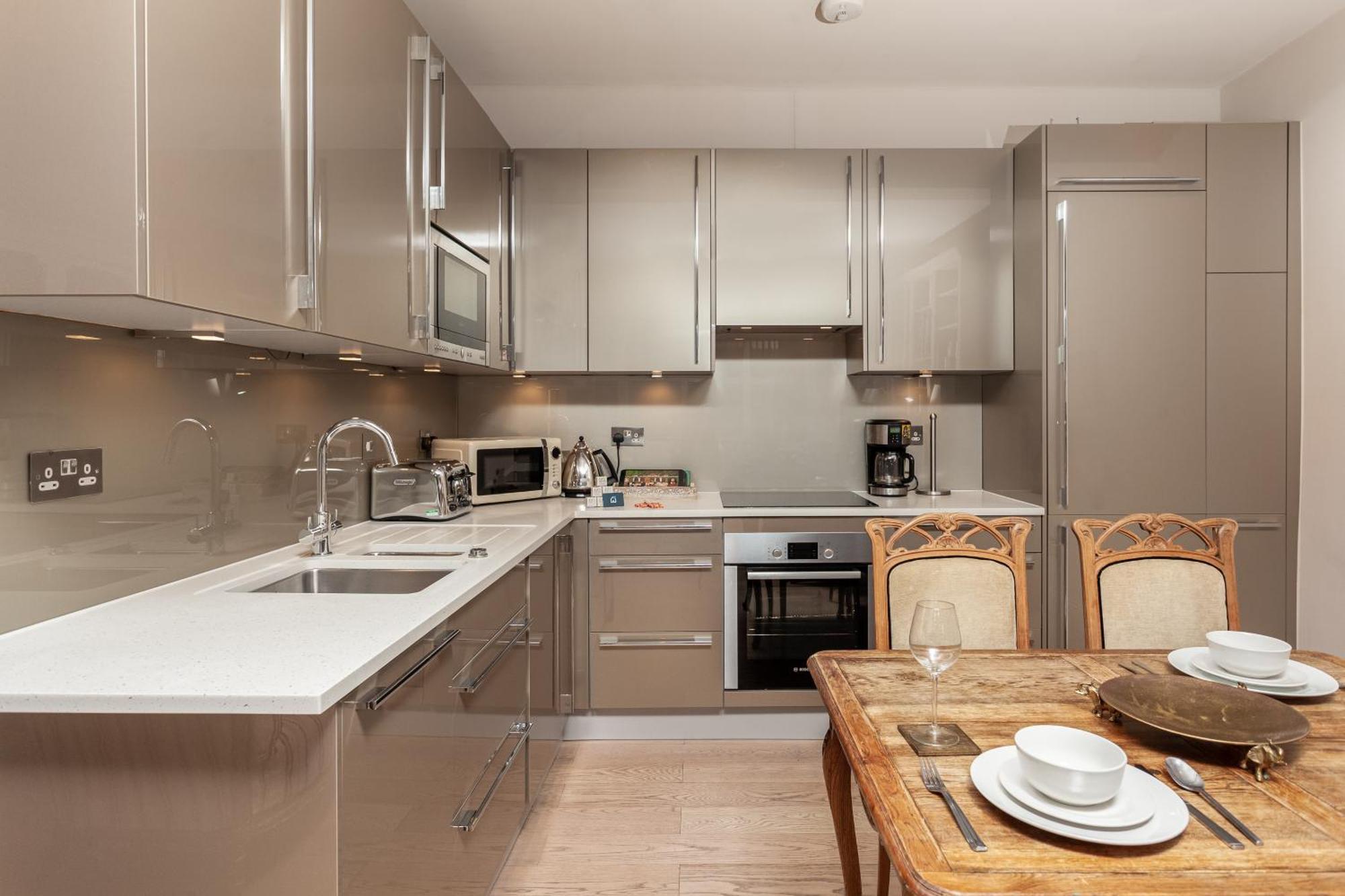 Apartment Stylish One Bedroom Oasis, Kensington London