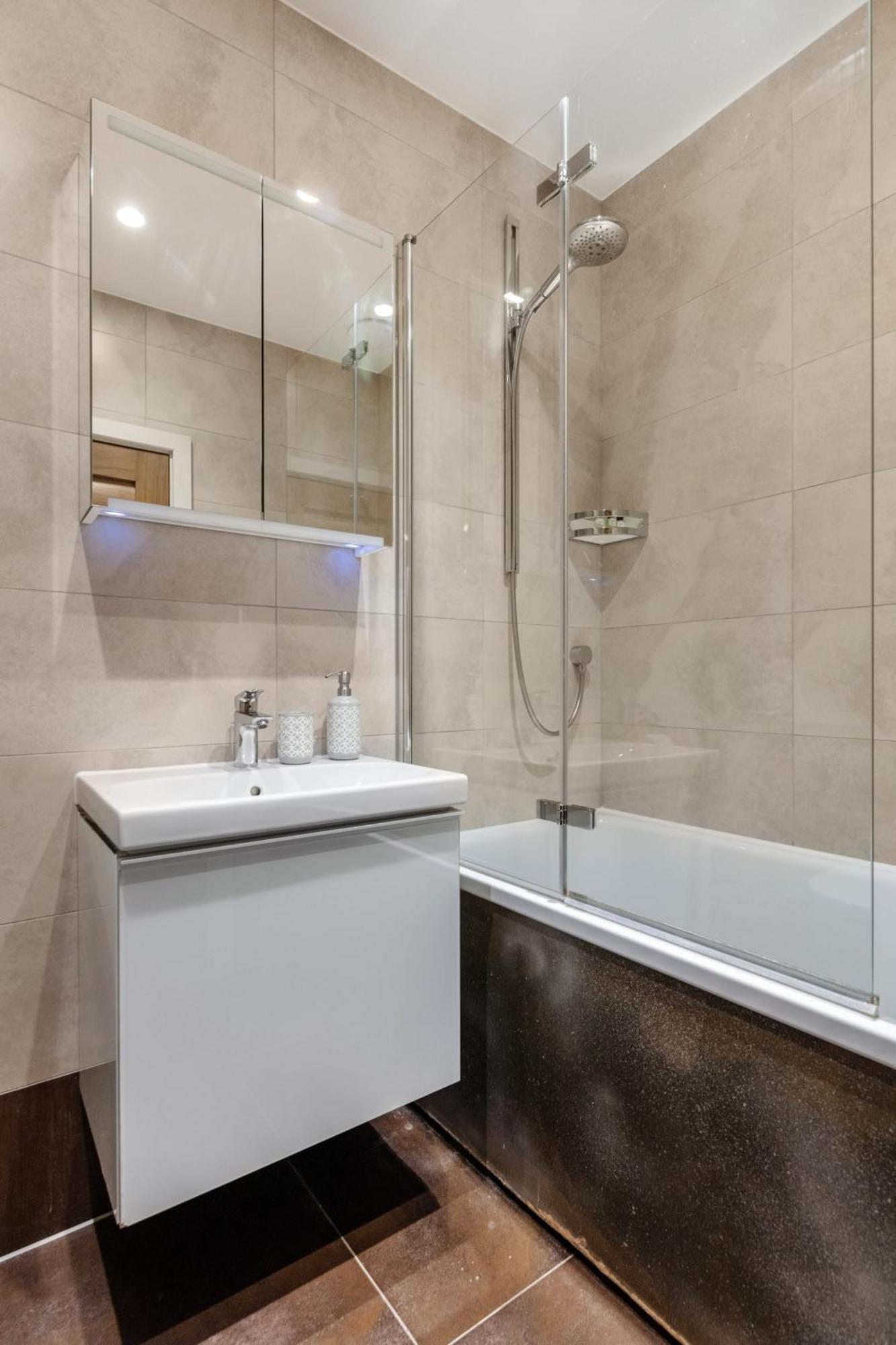 Apartment 2br In Soho - Charlotte Street - Cityapartmentstay London