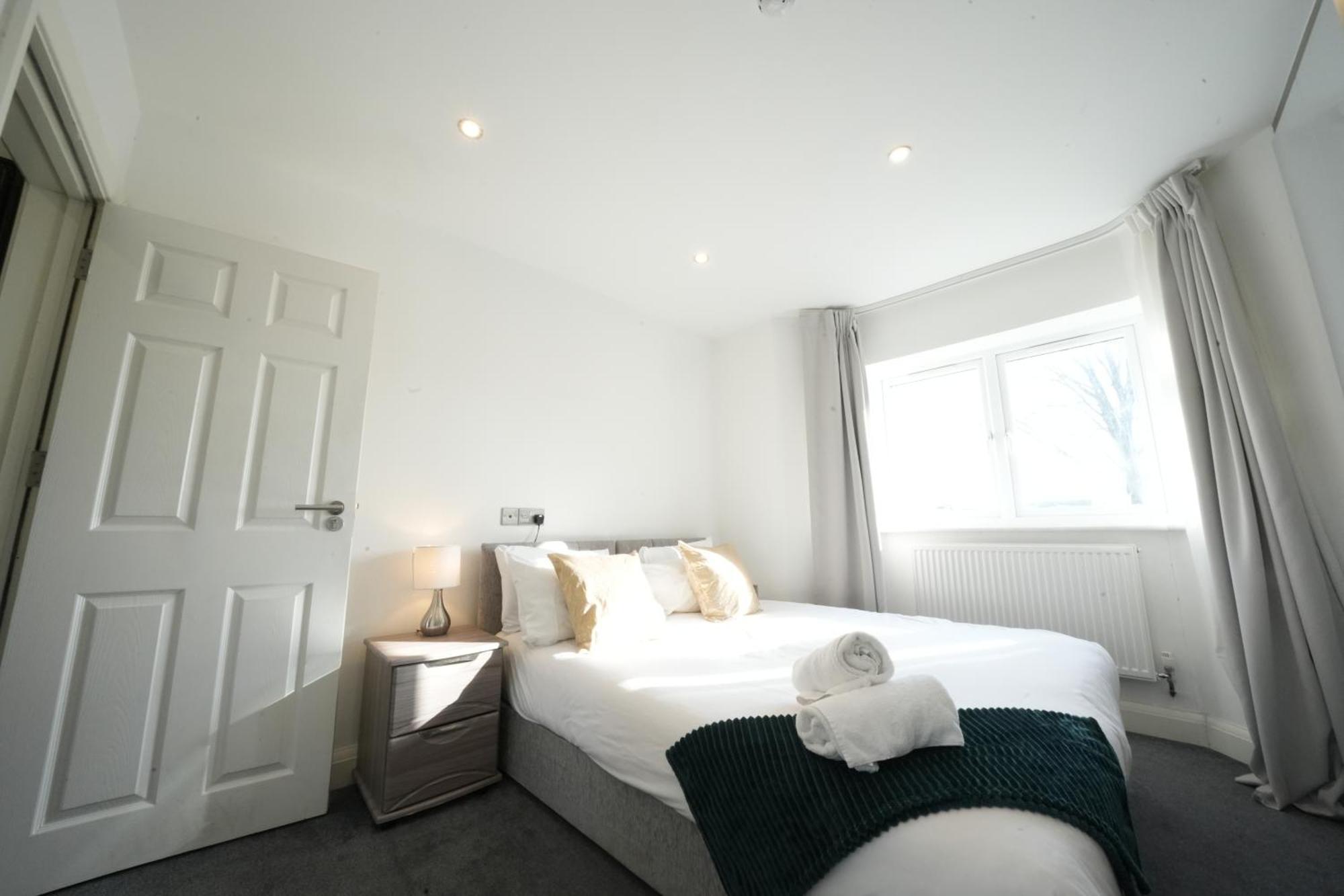 Apartment Hatton Apartments: Airport-adjacent With Free Parking And Underground Access *