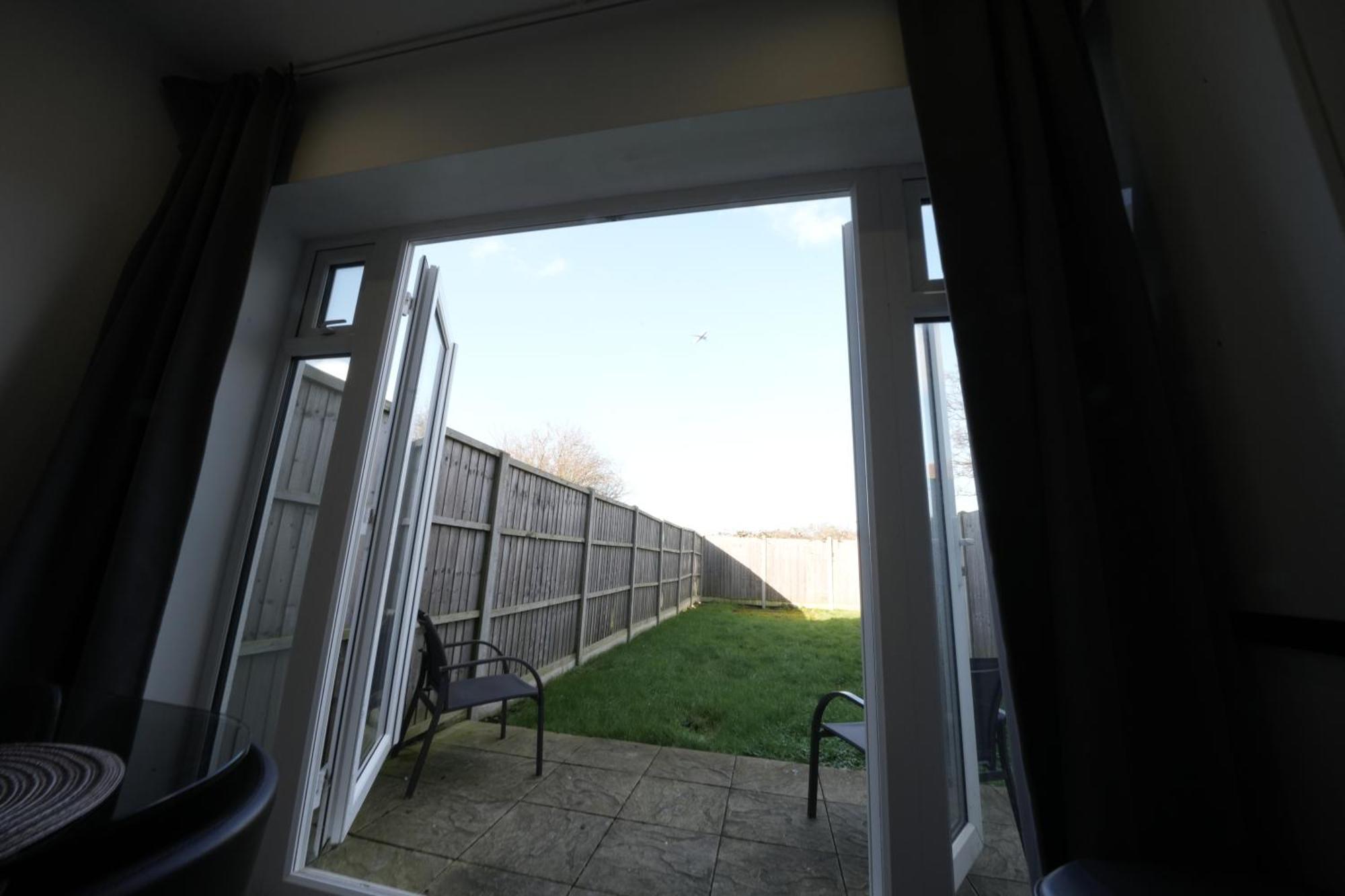 Hatton Apartments: Airport-adjacent With Free Parking And Underground Access London