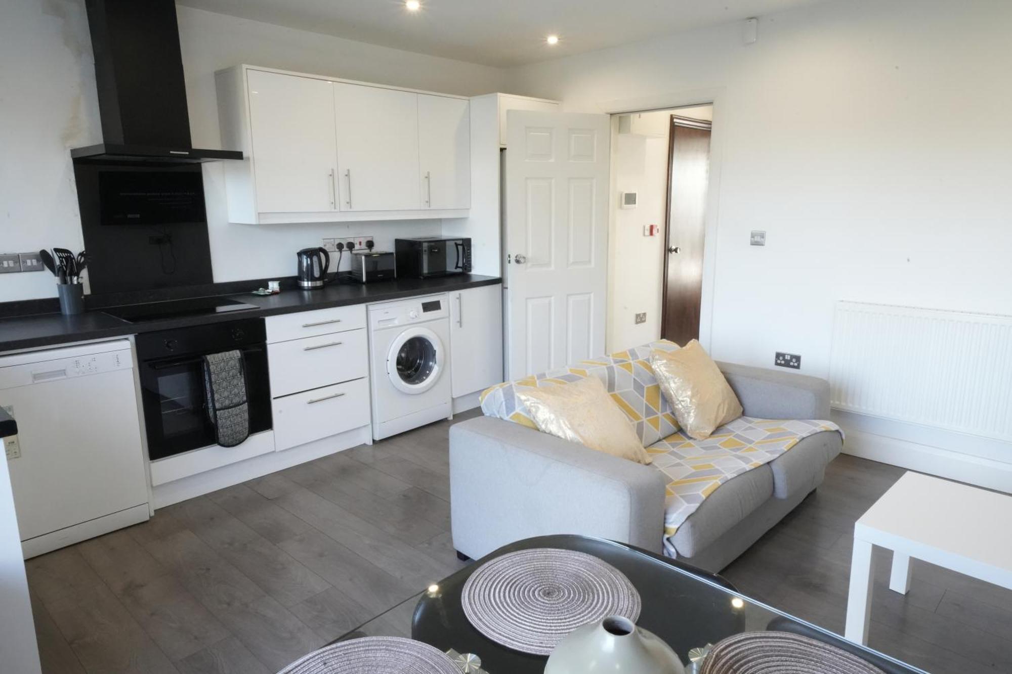 Hatton Apartments: Airport-adjacent With Free Parking And Underground Access