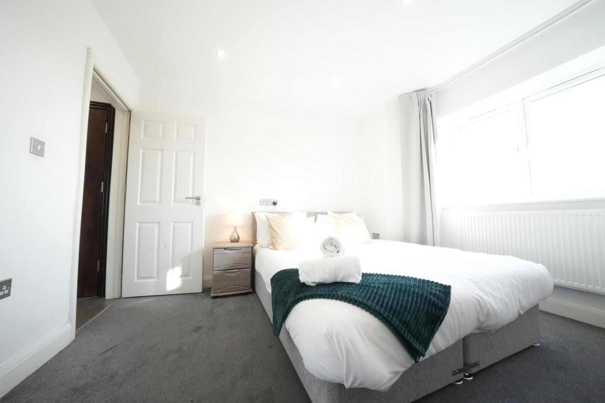 Hatton Apartments: Airport-adjacent With Free Parking And Underground Access Apartment