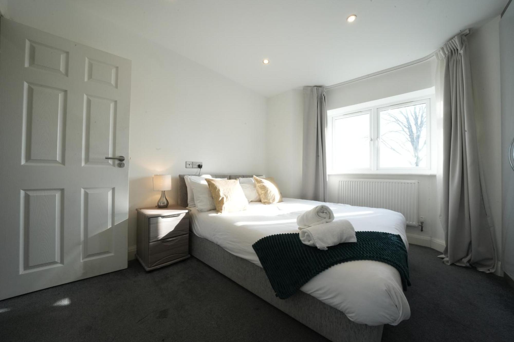 Apartment Hatton Apartments: Airport-adjacent With Free Parking And Underground Access