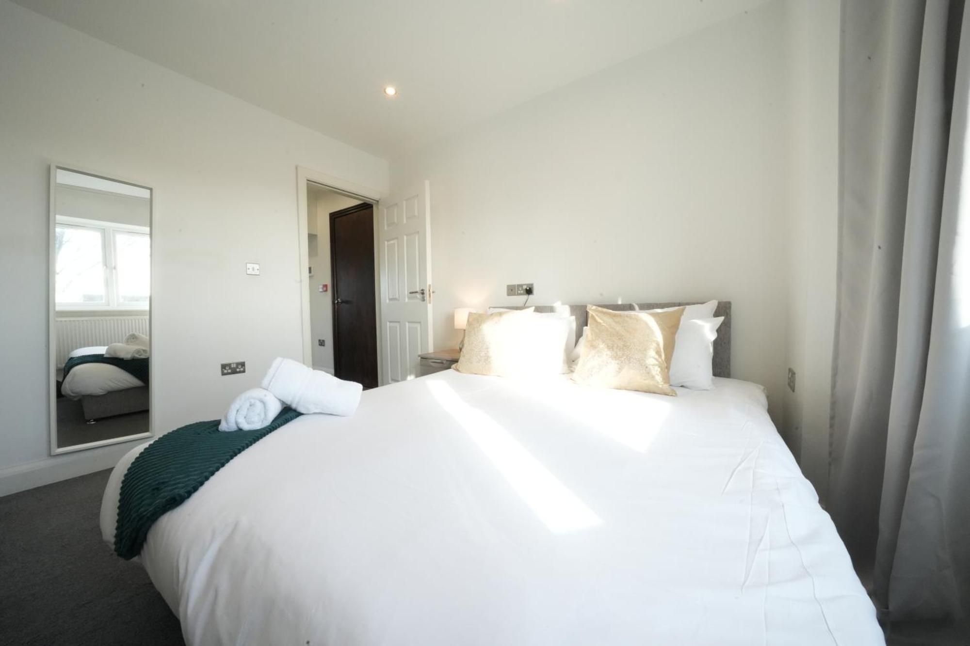 Hatton Apartments: Airport-adjacent With Free Parking And Underground Access