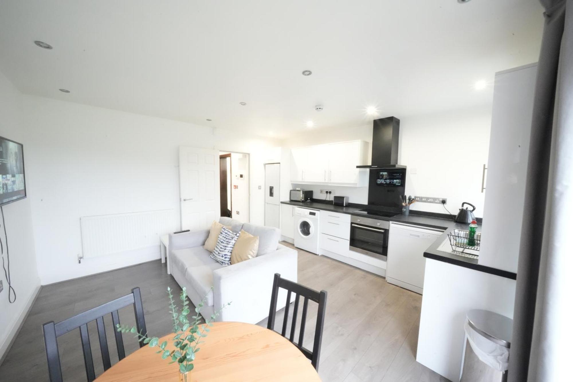 Hatton Apartments: Airport-adjacent With Free Parking And Underground Access London