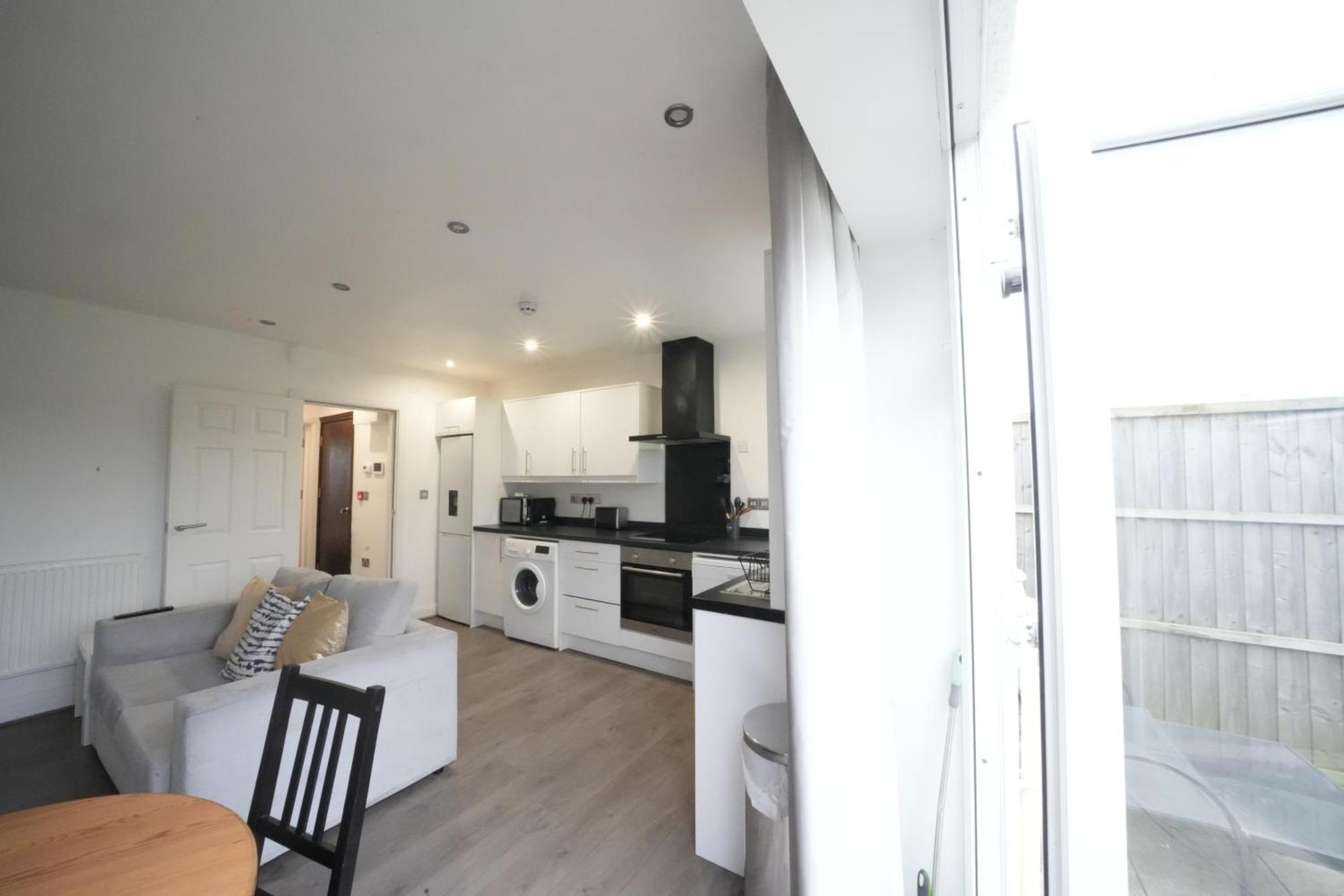 Hatton Apartments: Airport-adjacent With Free Parking And Underground Access