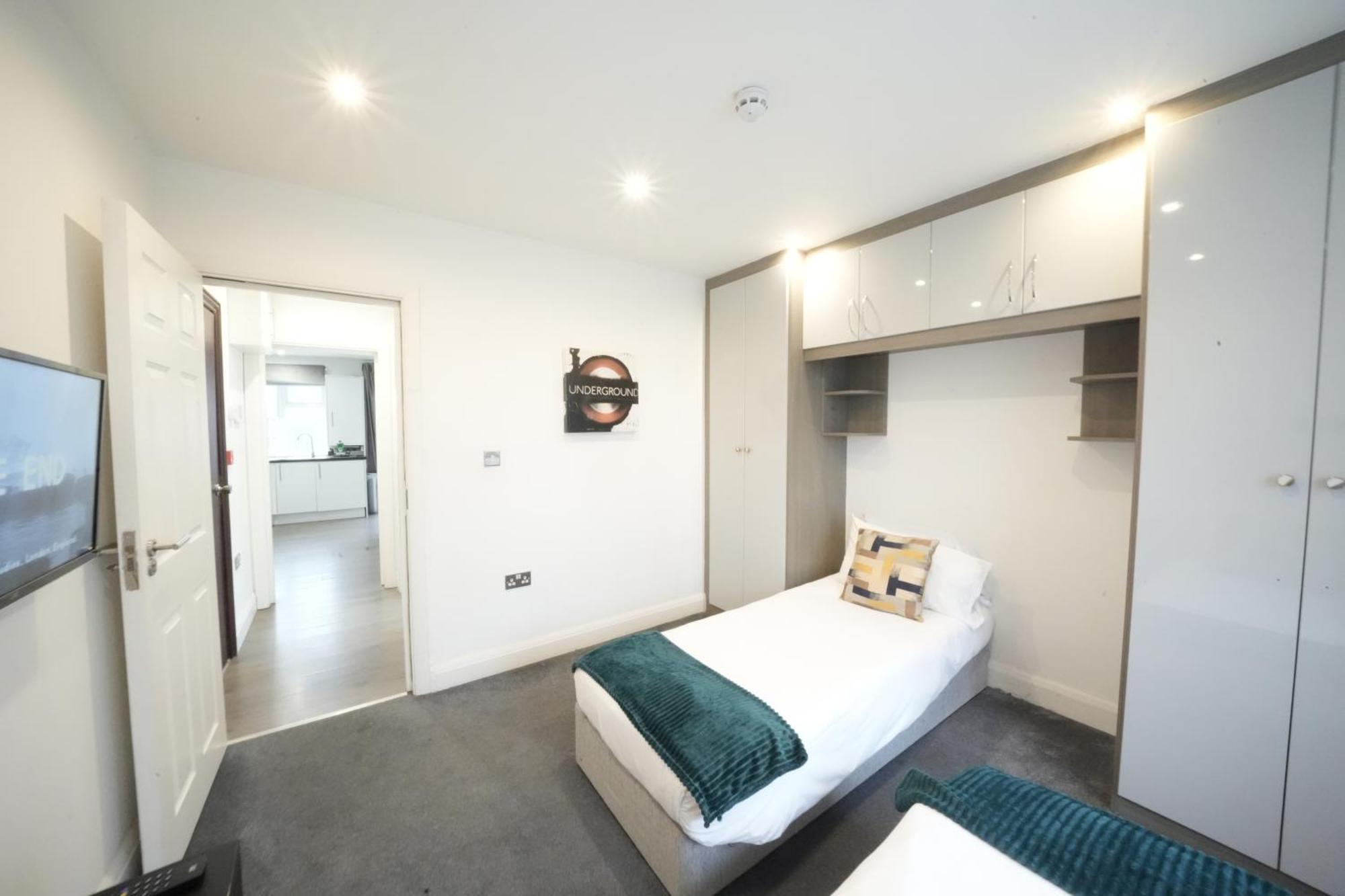 Apartment Hatton Apartments: Airport-adjacent With Free Parking And Underground Access