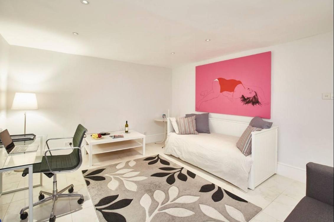 Charming Flat In Knightsbridge Apartment London