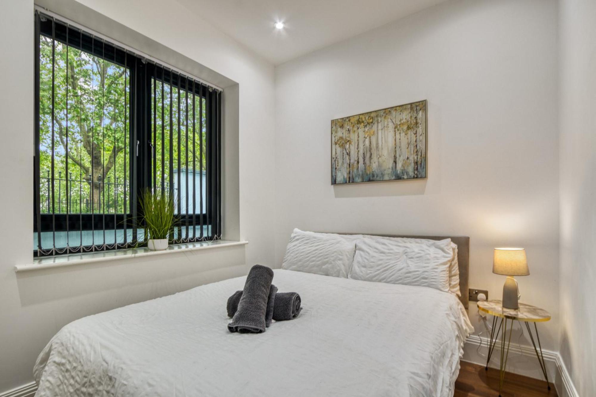 Unique Stylish Duplex 2br 2ba Balcony London