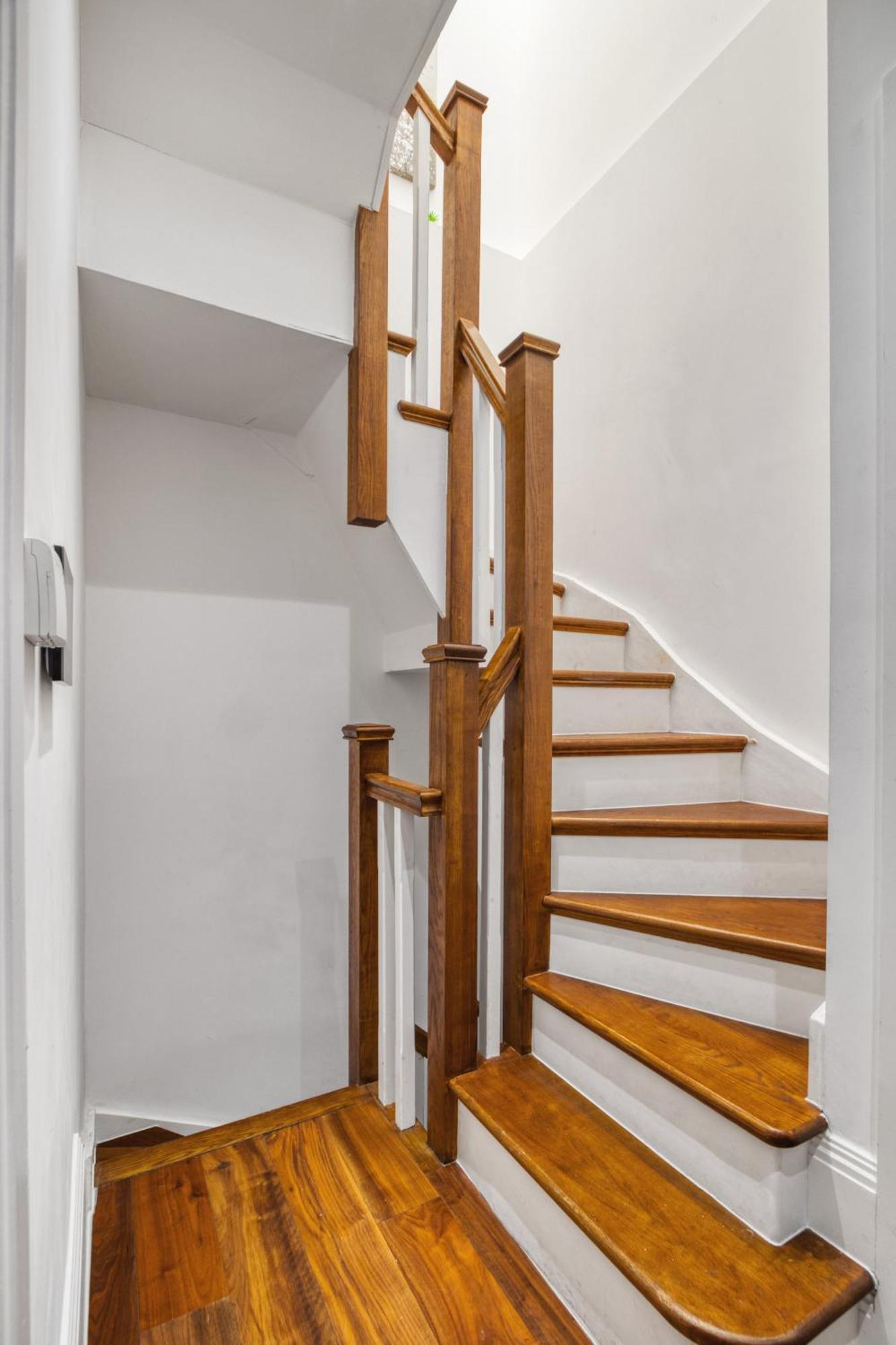 Unique Stylish Duplex 2br 2ba Balcony London