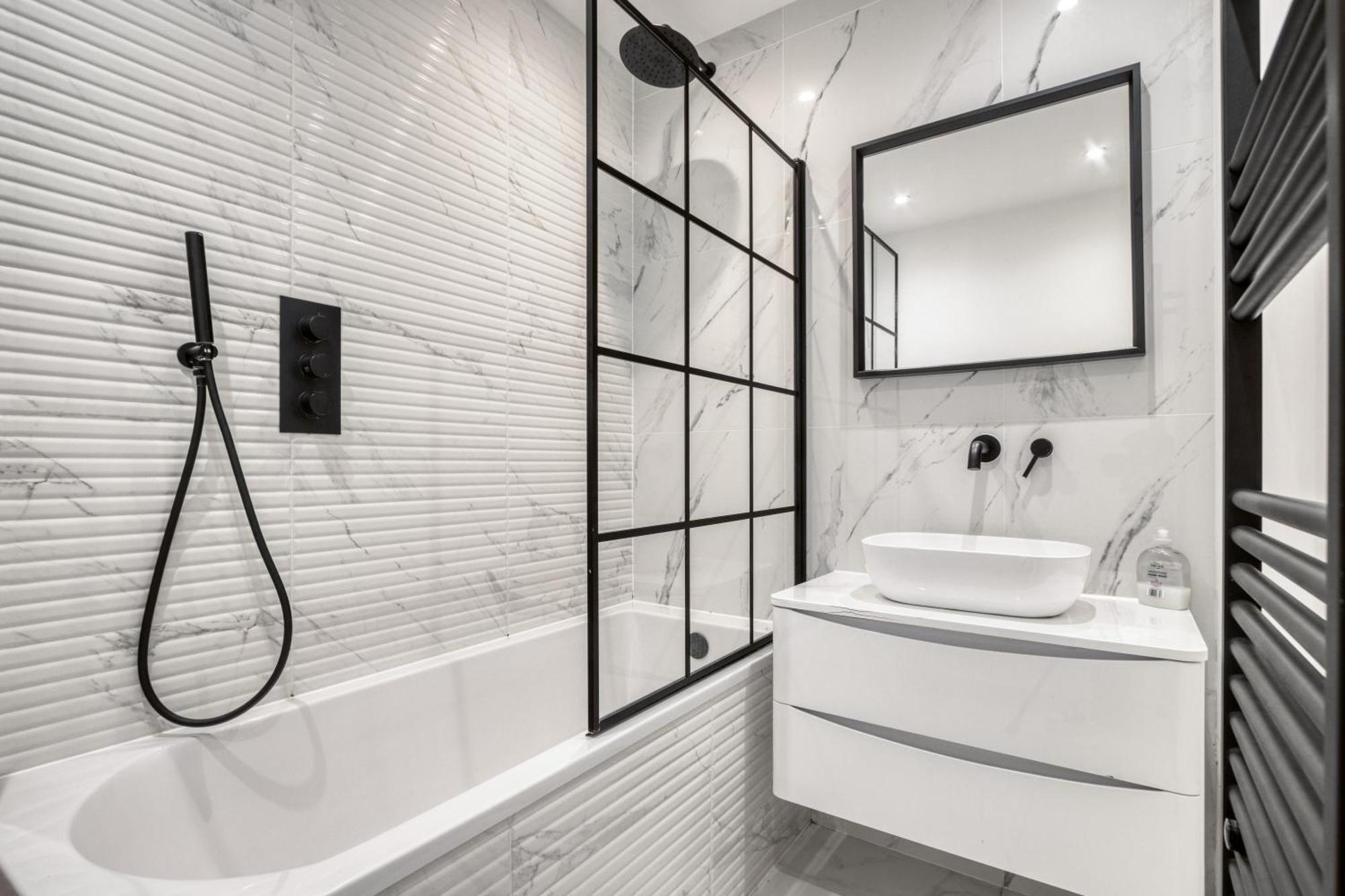 Unique Stylish Duplex 2br 2ba Balcony London