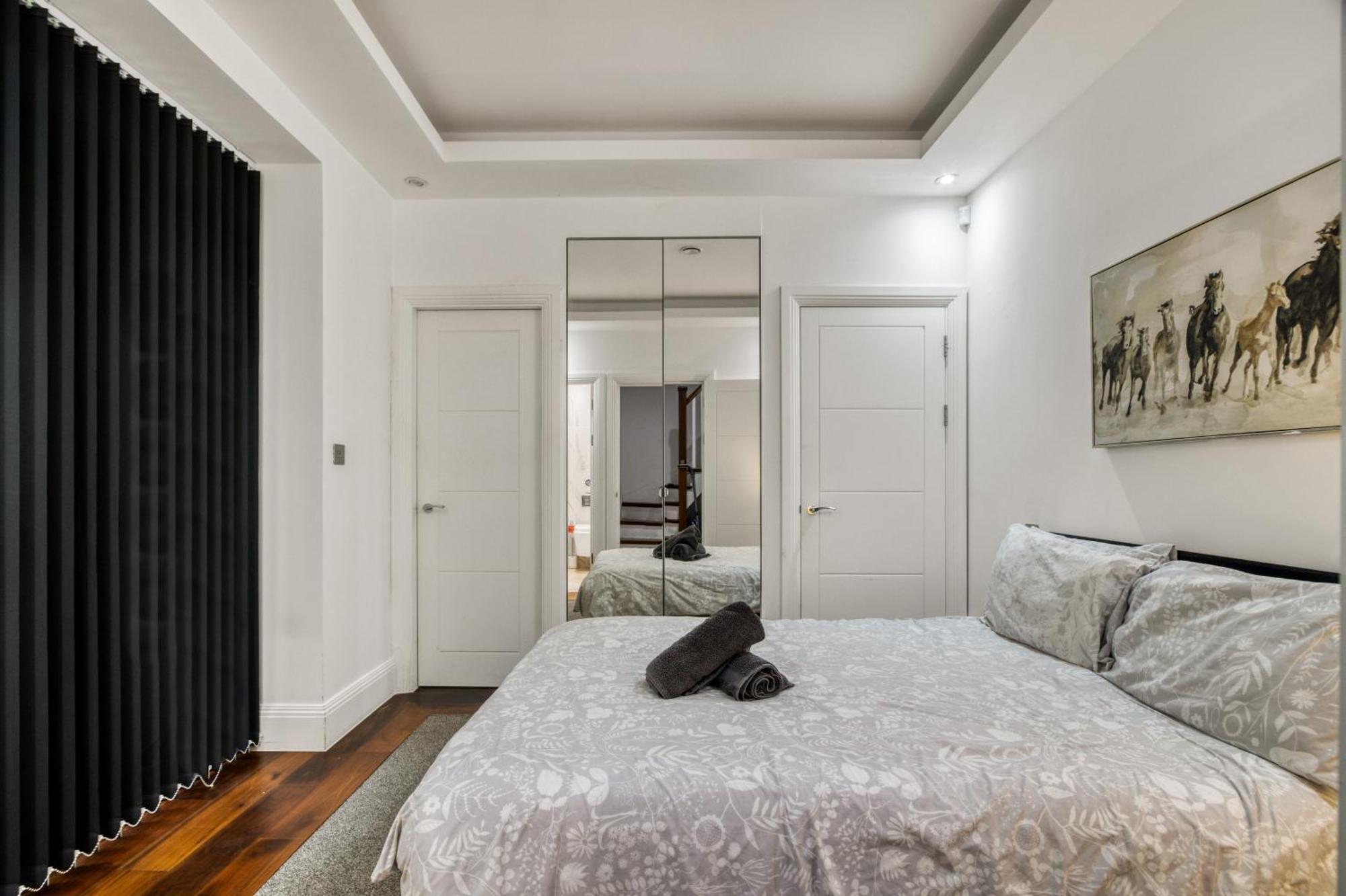 Unique Stylish Duplex 2br 2ba Balcony * London