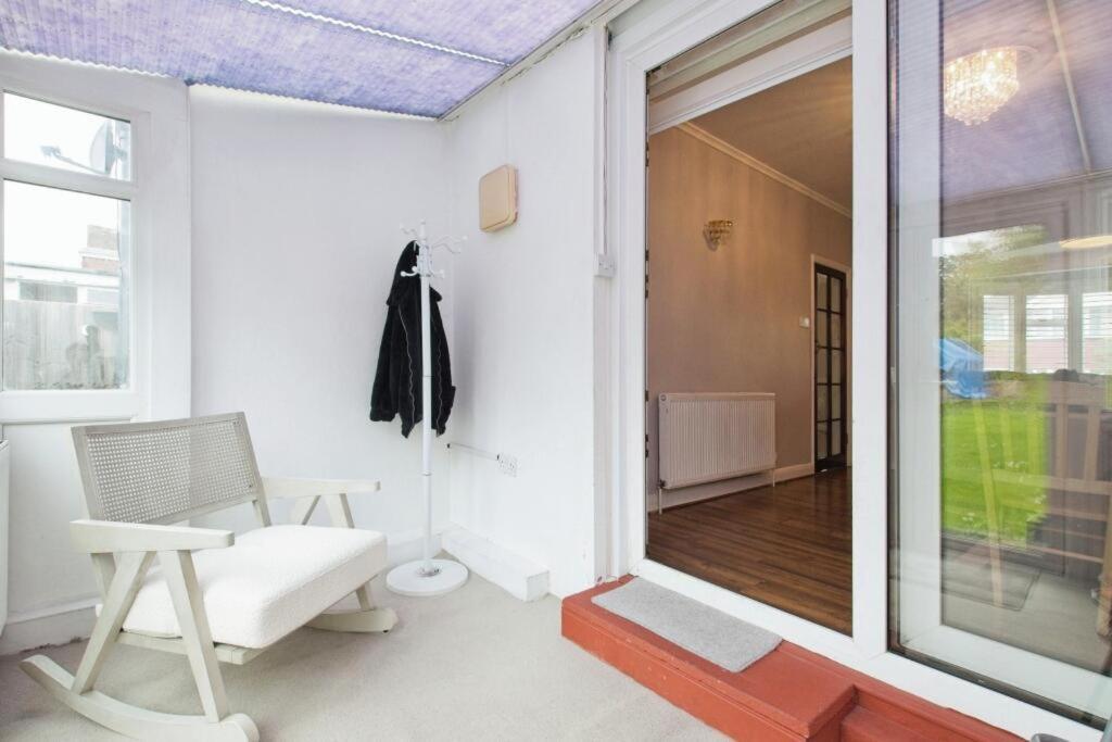 Hostel Eejs Charming 3 Bed - With Large Garden