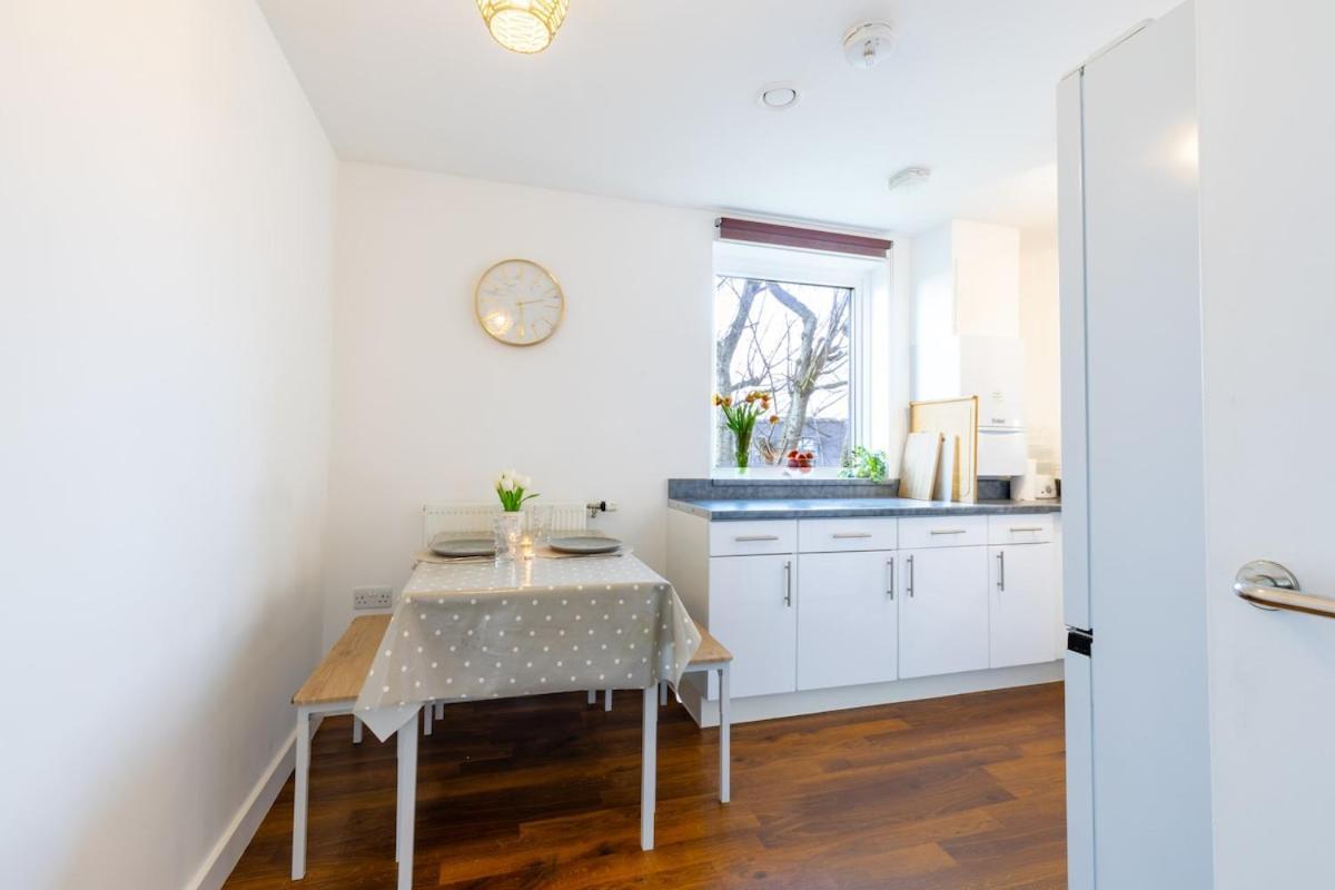 Relaxing 2-bed Retreat * London