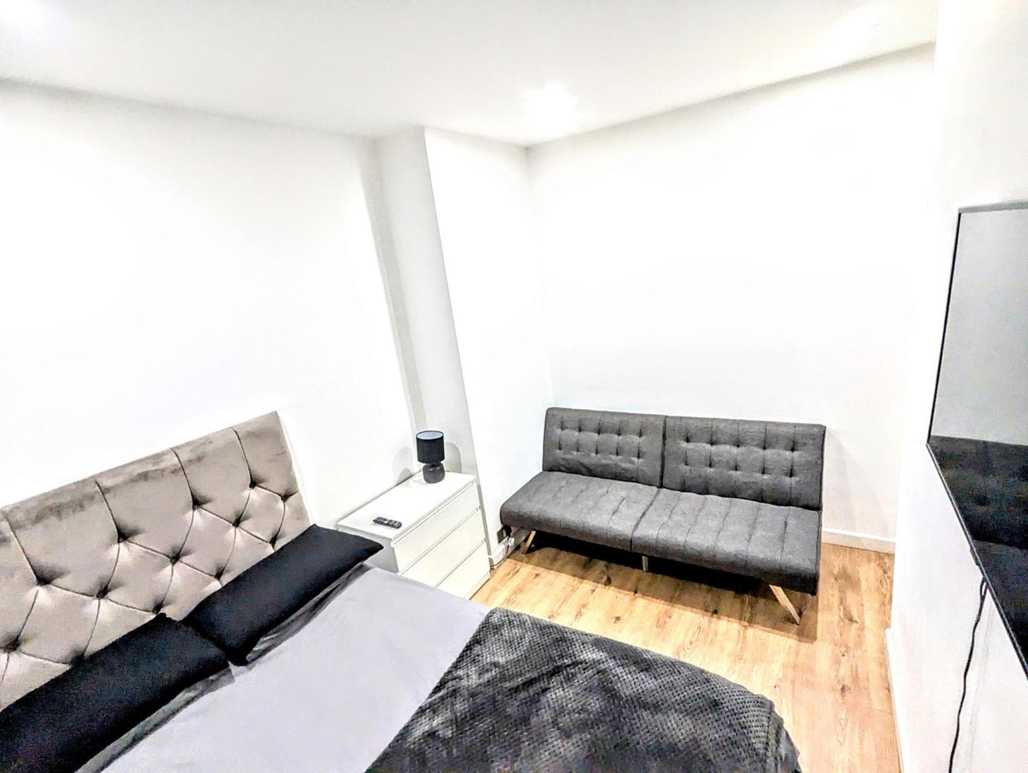 Apartment Bromley Serviced - Beckenham Place Park - - 2 Bed House - Free Parking - 2 Beds 1 Sofabed London