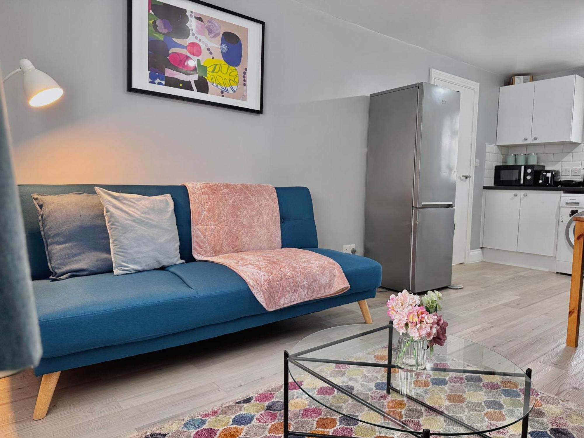 Garden 1-bed Flat 30min To Downtown & Free Parking London