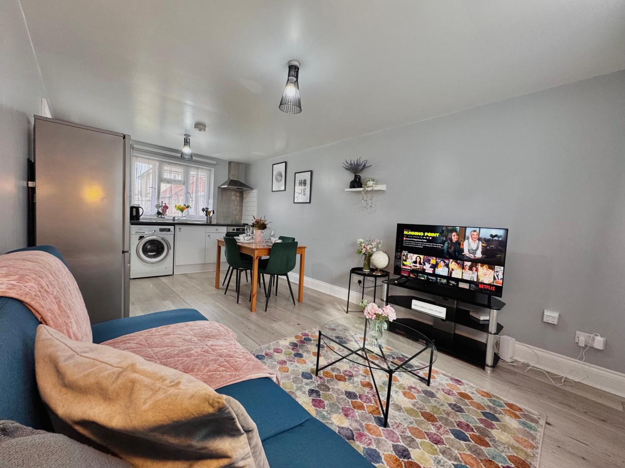 Garden 1-bed Flat 30min To Downtown & Free Parking Apartment London