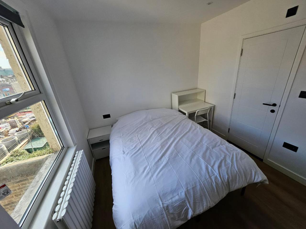Starnest Shepherd's Bush Apartment London